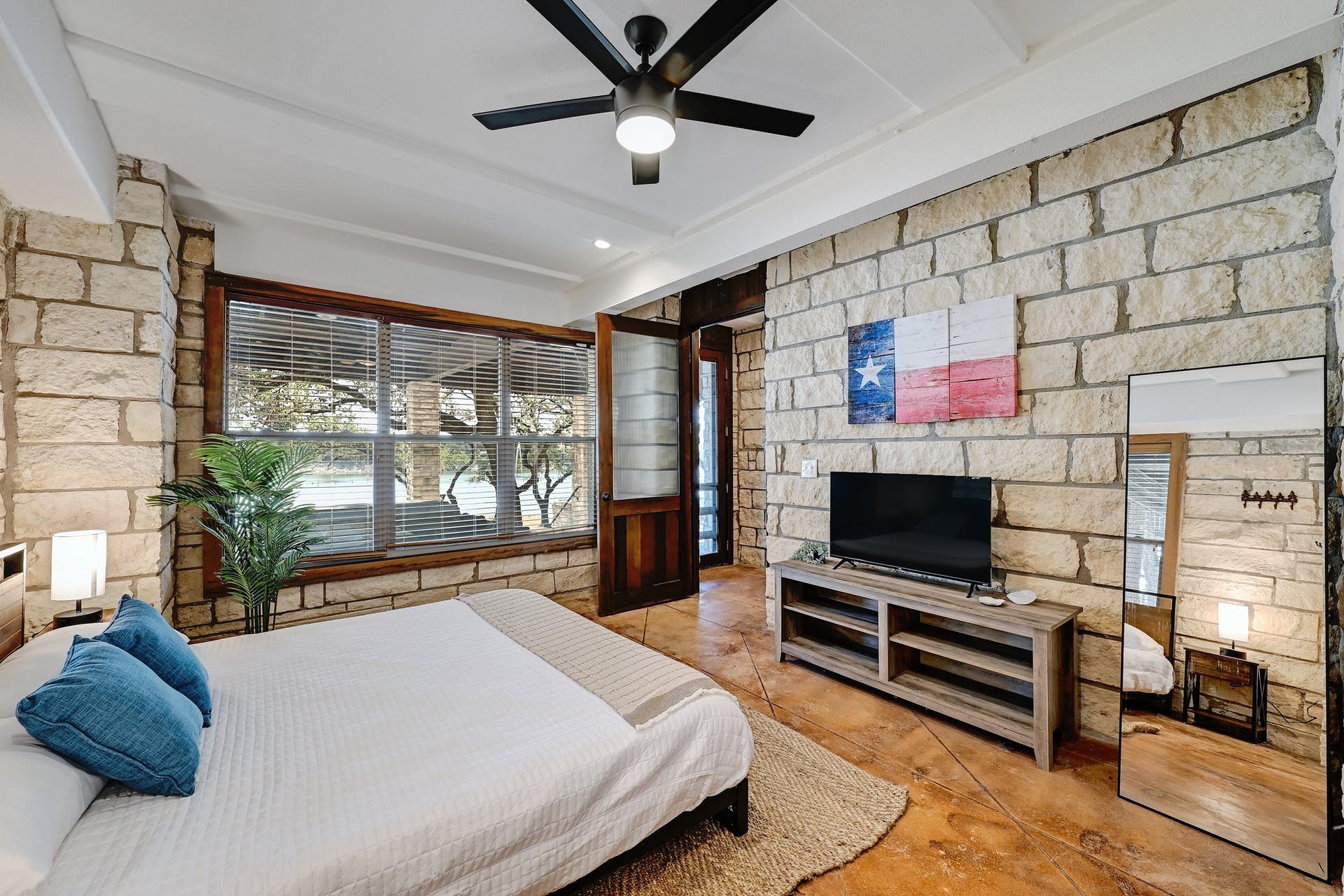 Lake Travis Escape | Photo 21