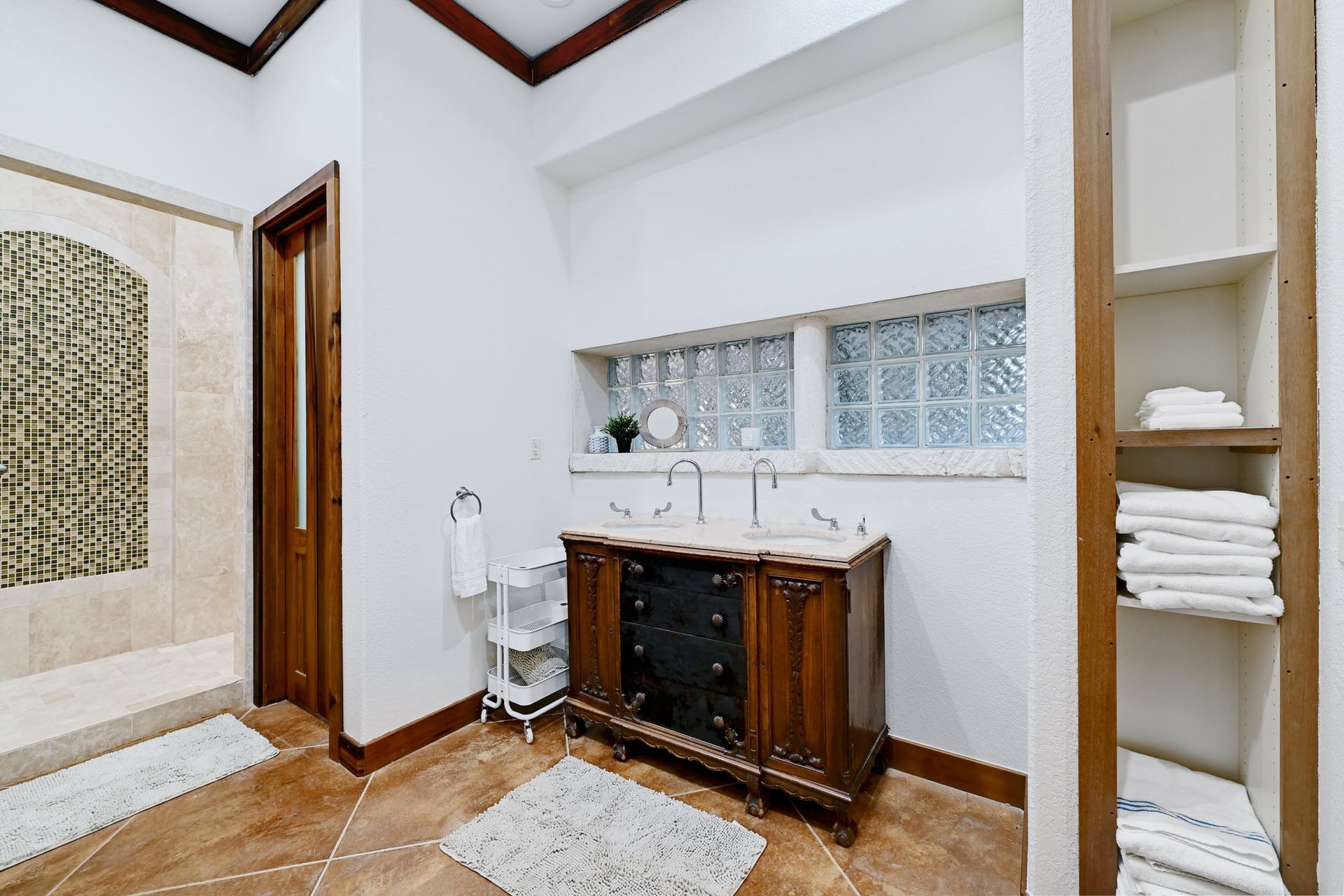 Lake Travis Escape | Photo 26