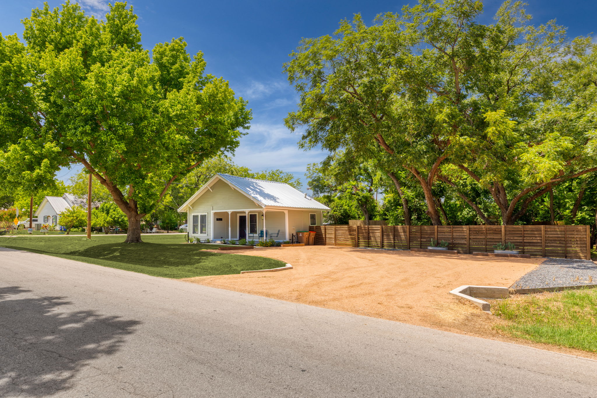 The Johnson | Photo 21