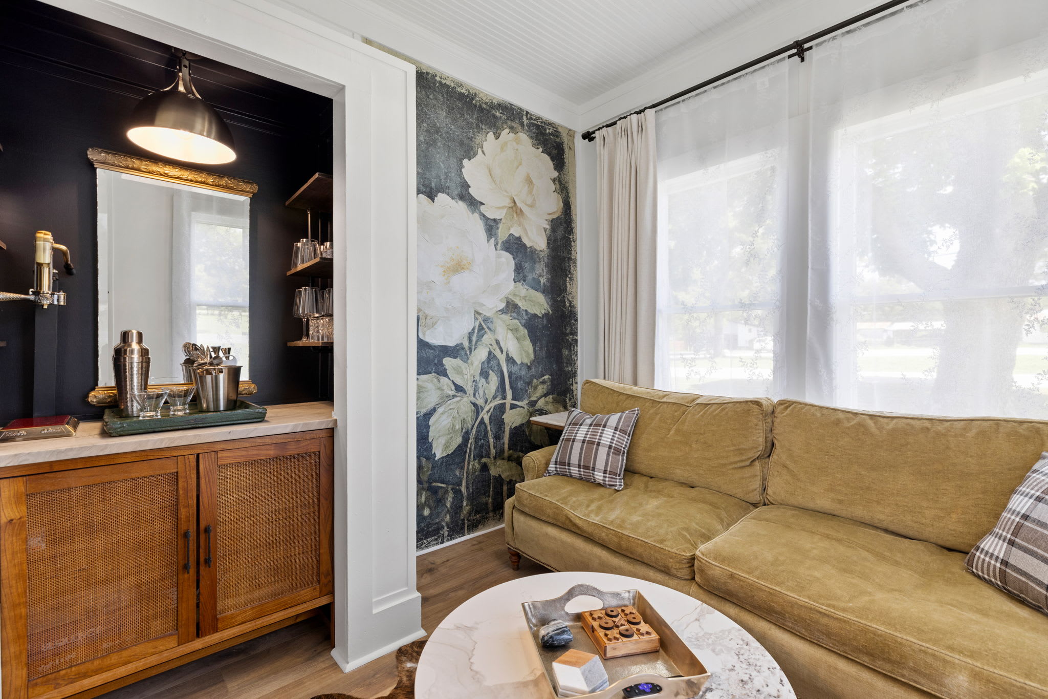 The Johnson | Photo 12