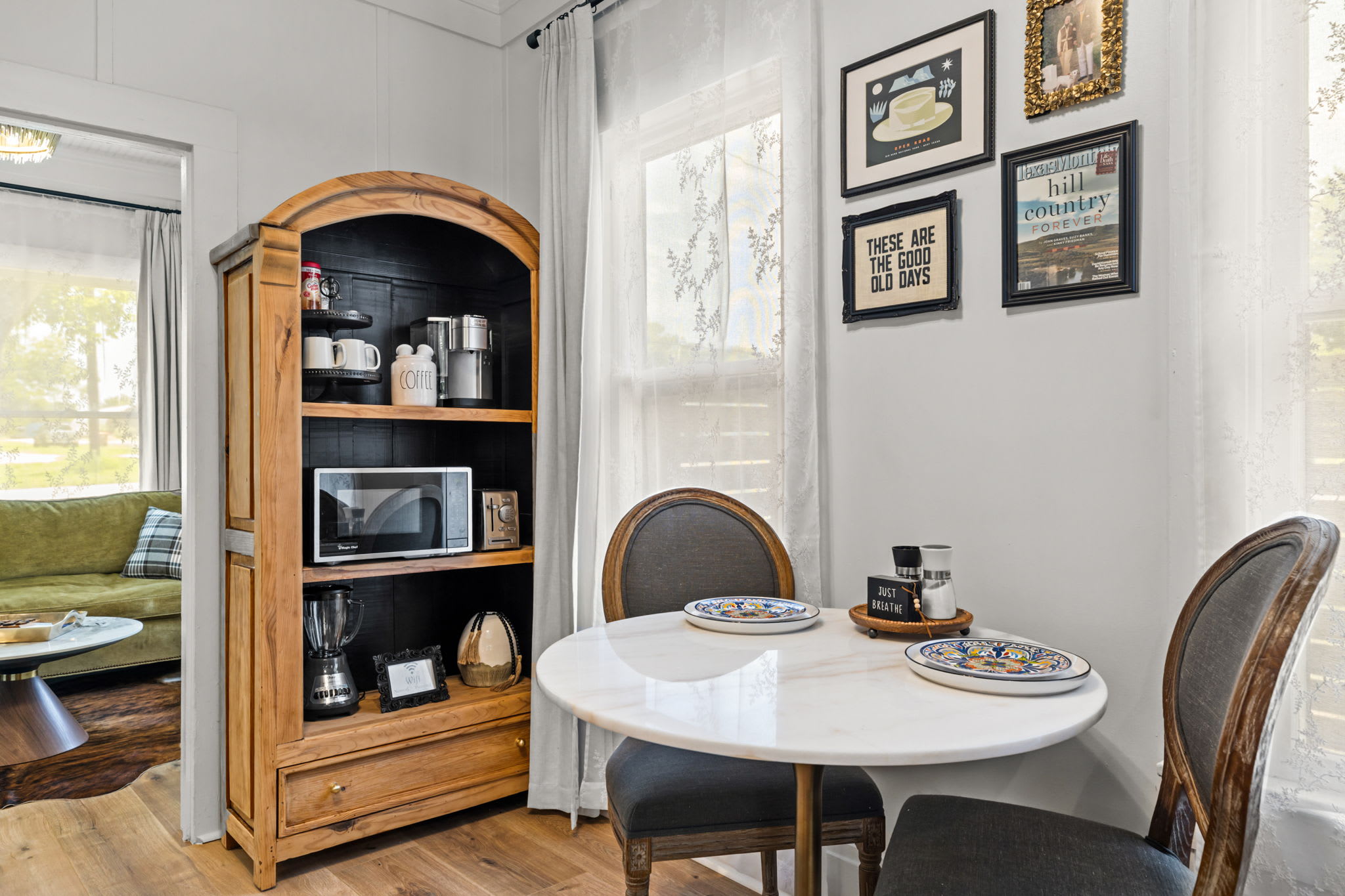 The Johnson | Photo 11