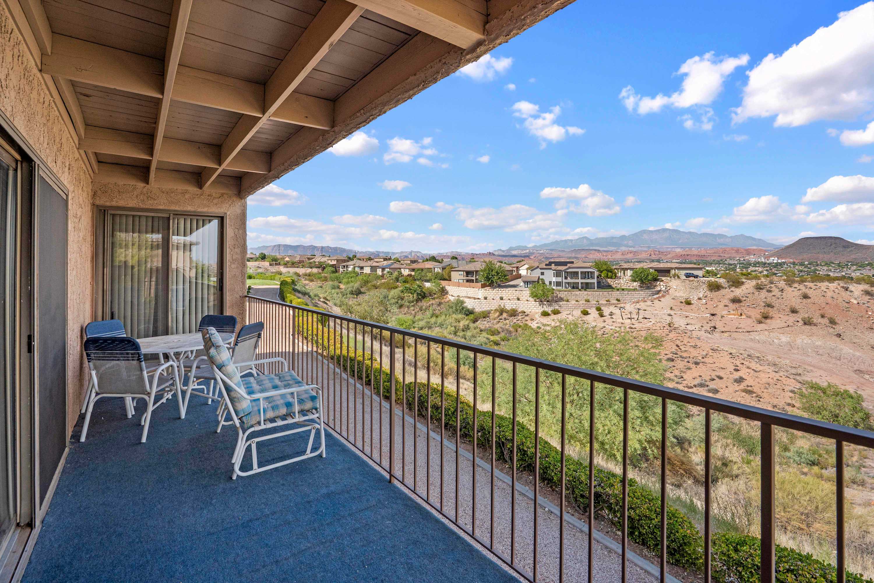 Cozy Condo - Desert Mesa View!