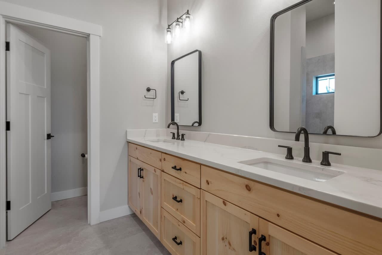 On Golf Course, Game Room, Hot Tub | The 19th Hole