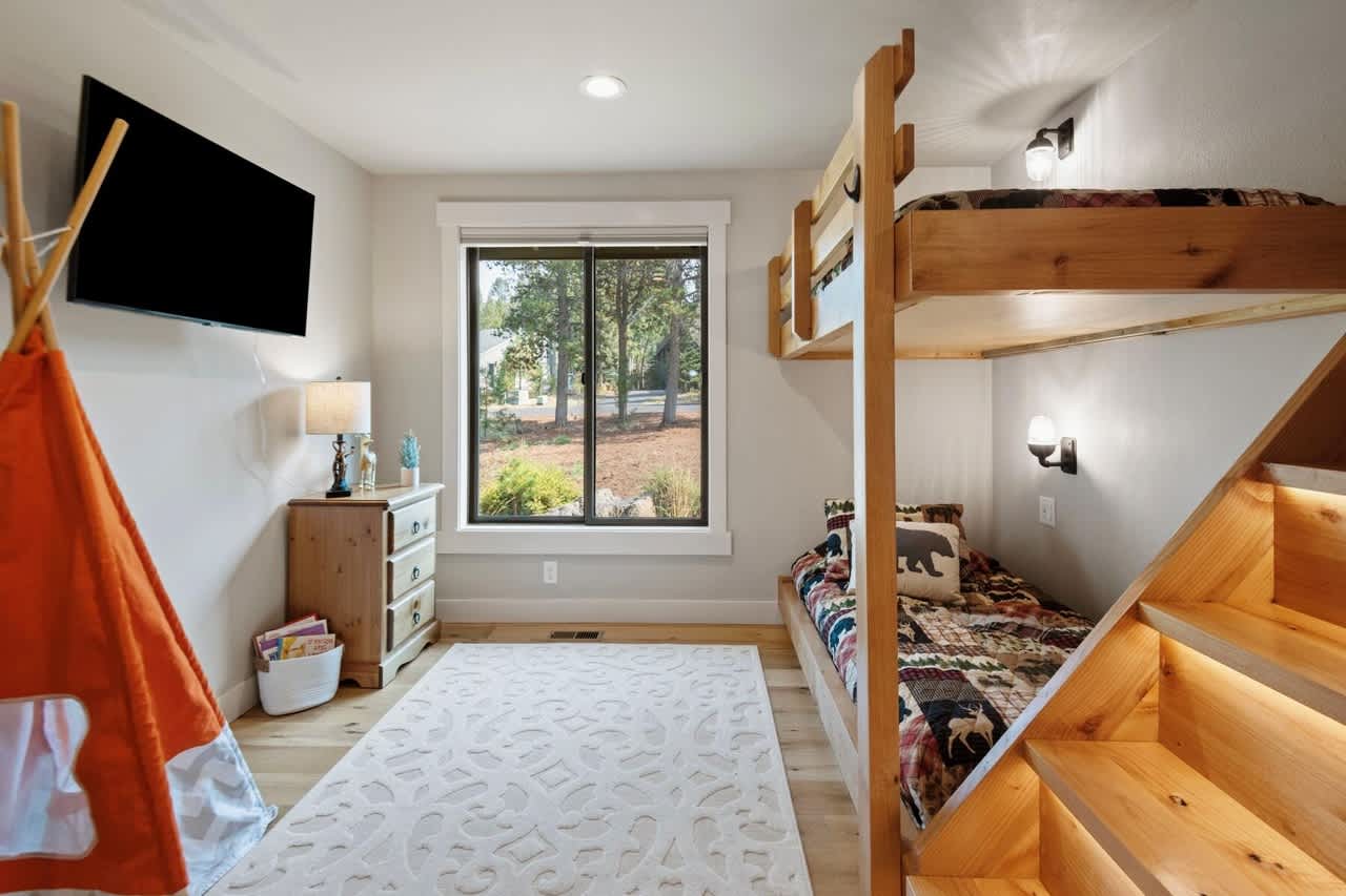 On Golf Course, Game Room, Hot Tub | The 19th Hole