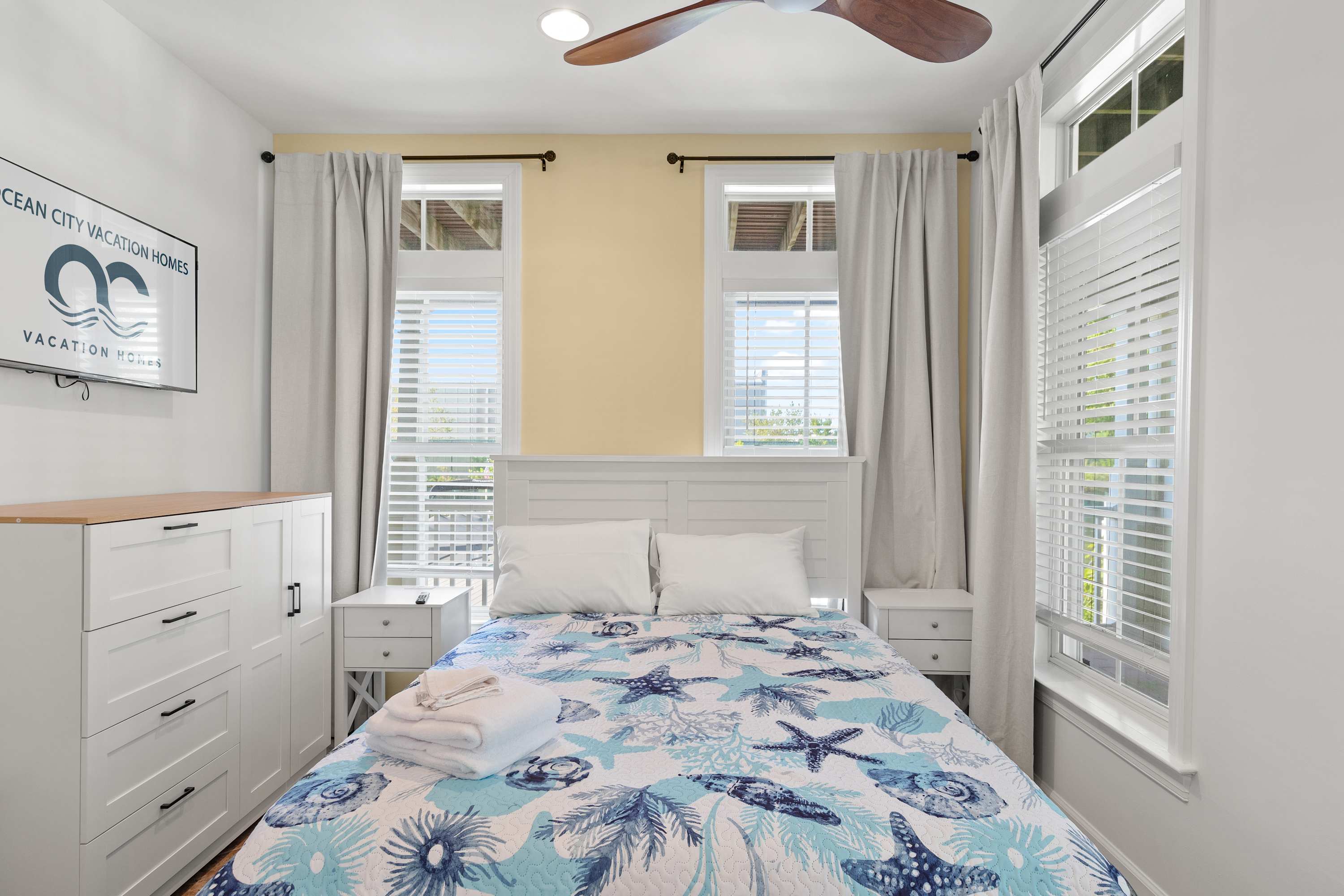 27 Island Edge - Sunset Island  Family Luxury Townhome