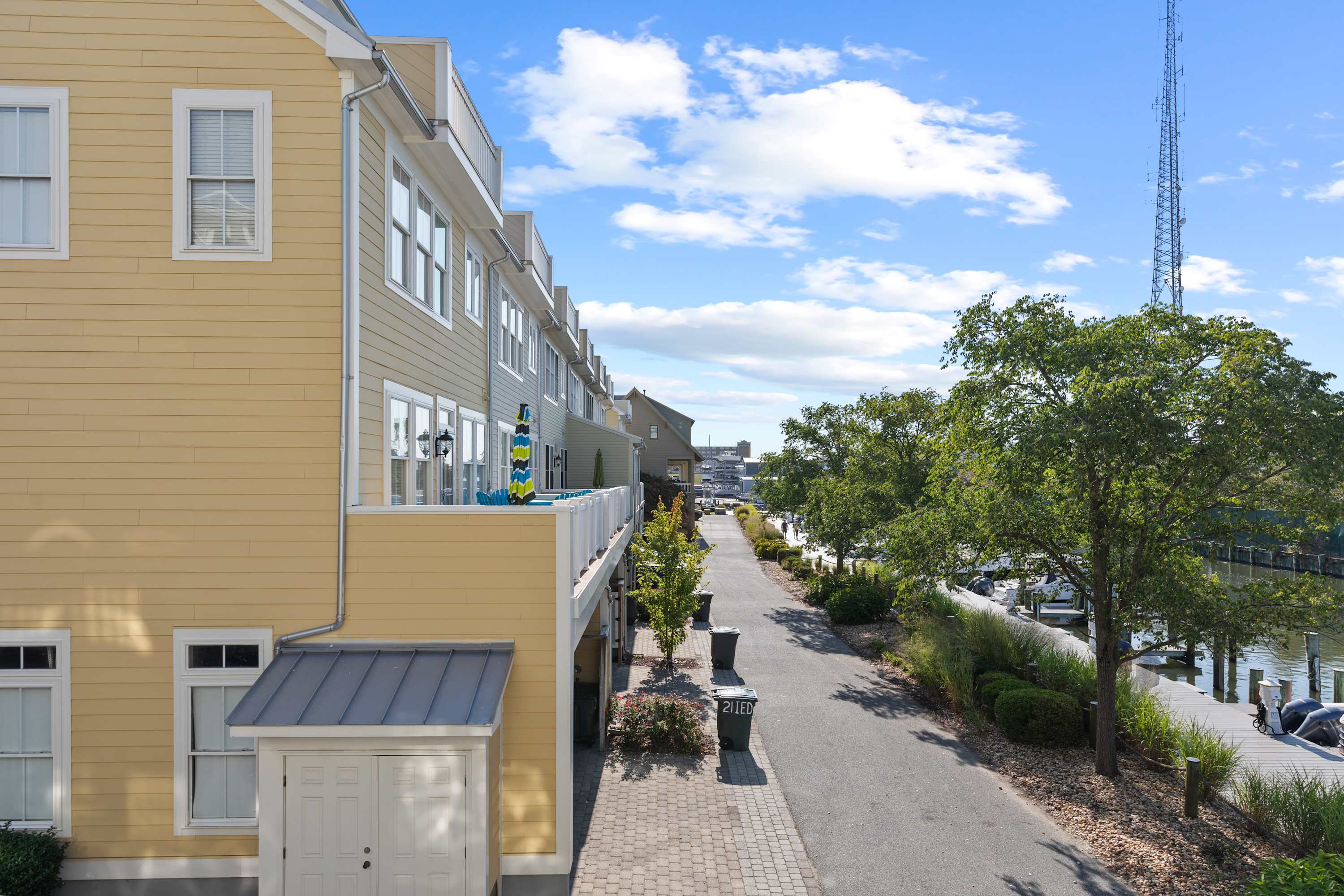 27 Island Edge - Sunset Island  Family Luxury Townhome