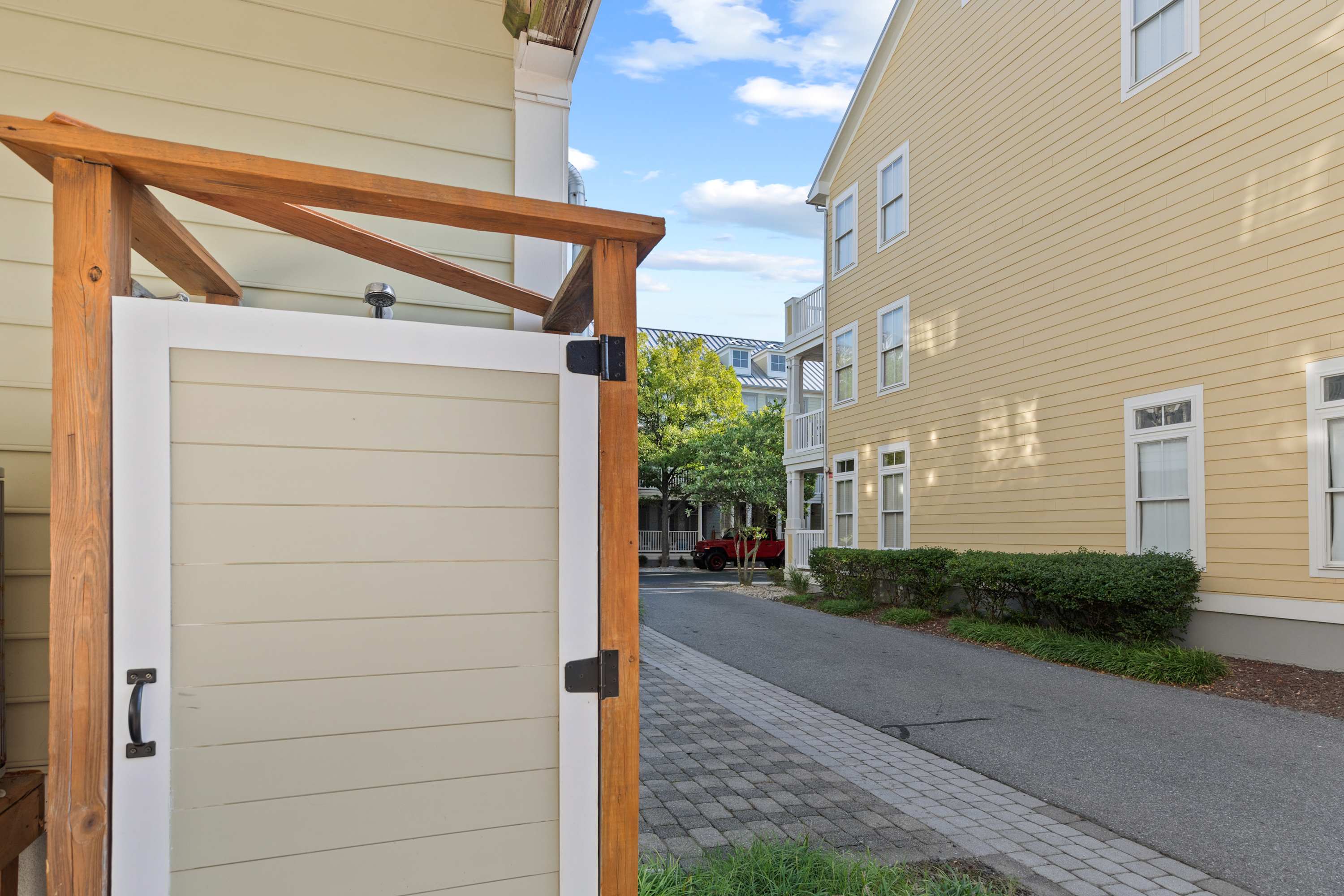 27 Island Edge - Sunset Island  Family Luxury Townhome