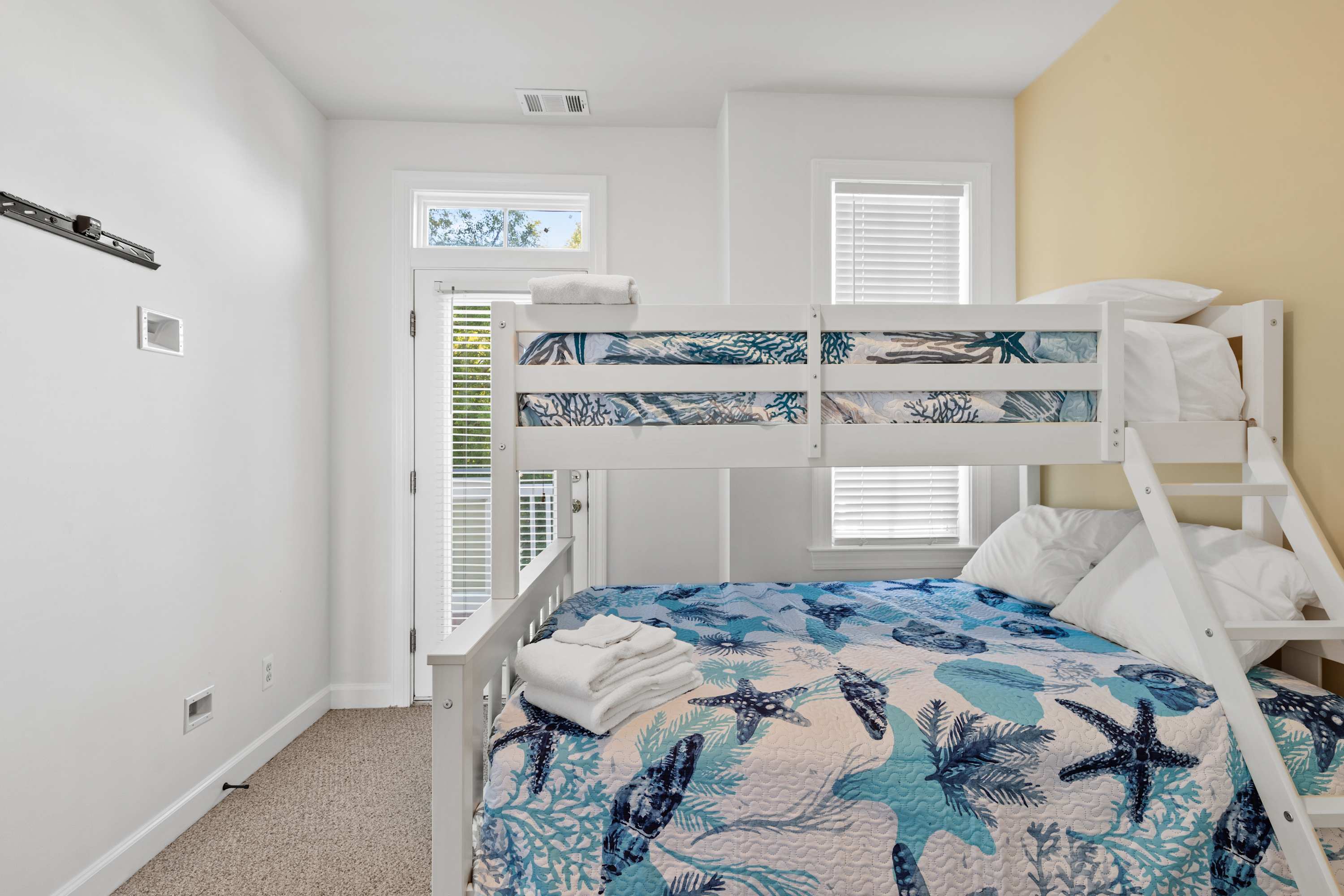 27 Island Edge - Sunset Island  Family Luxury Townhome