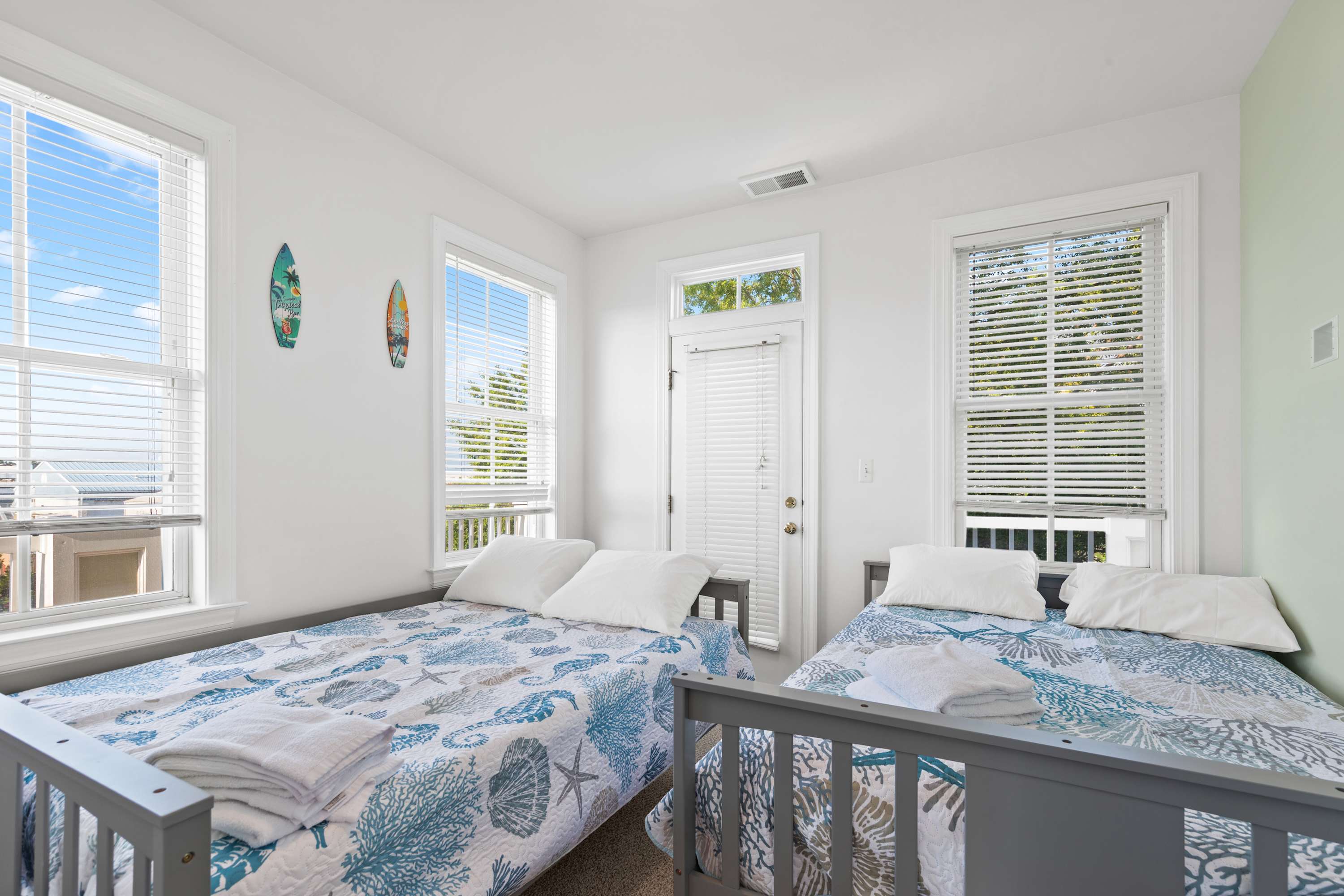 27 Island Edge - Sunset Island  Family Luxury Townhome