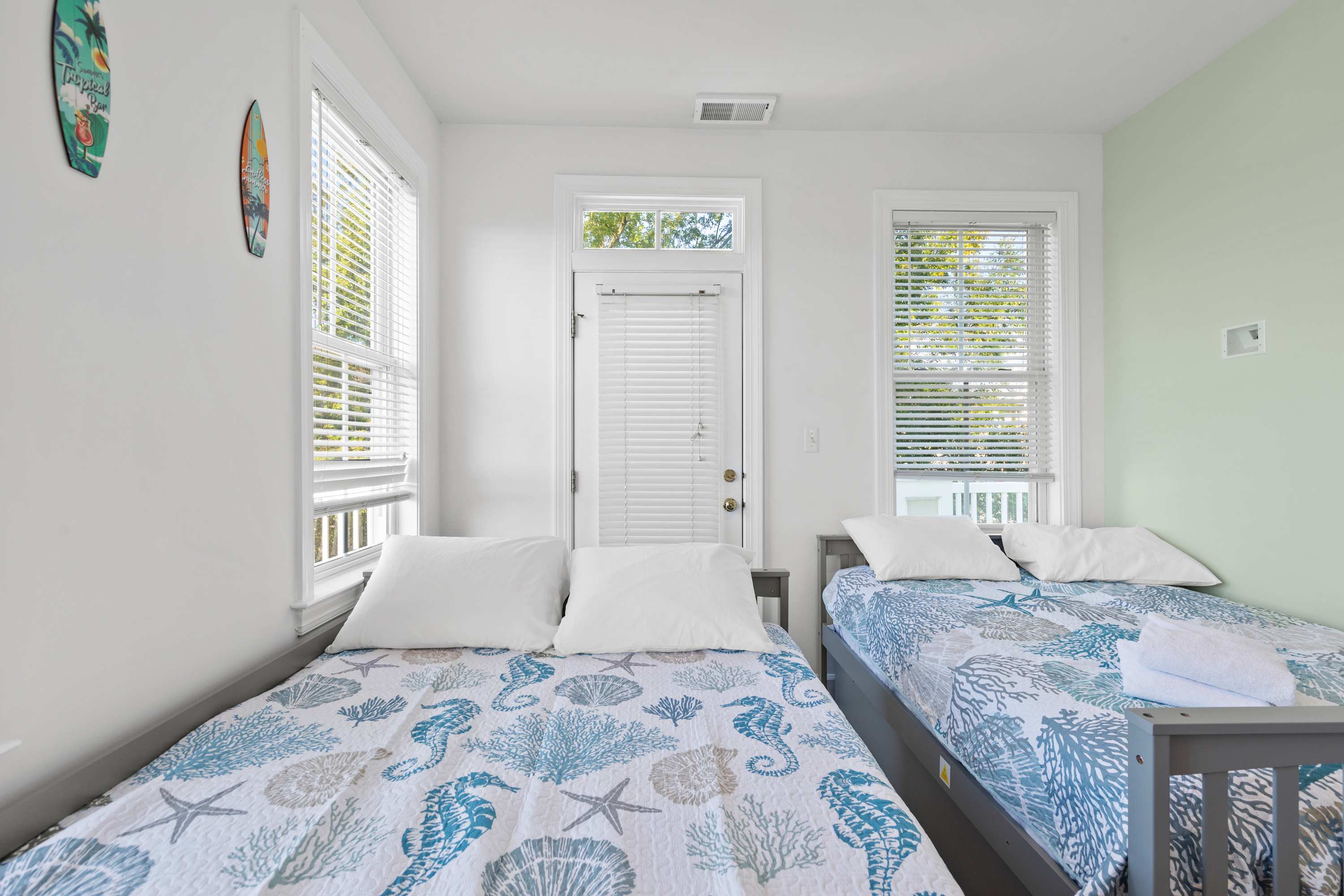 27 Island Edge - Sunset Island  Family Luxury Townhome