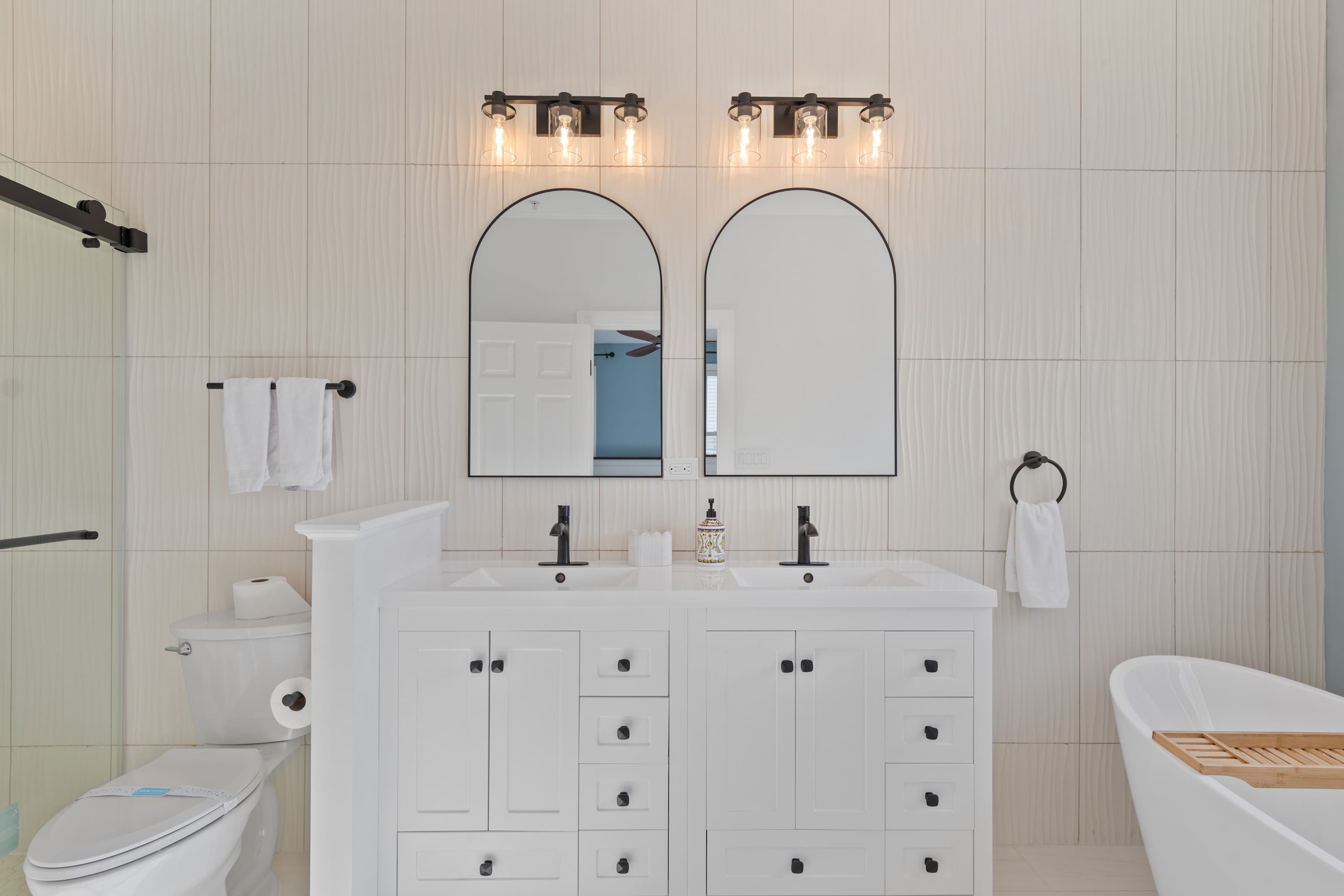 27 Island Edge - Sunset Island  Family Luxury Townhome