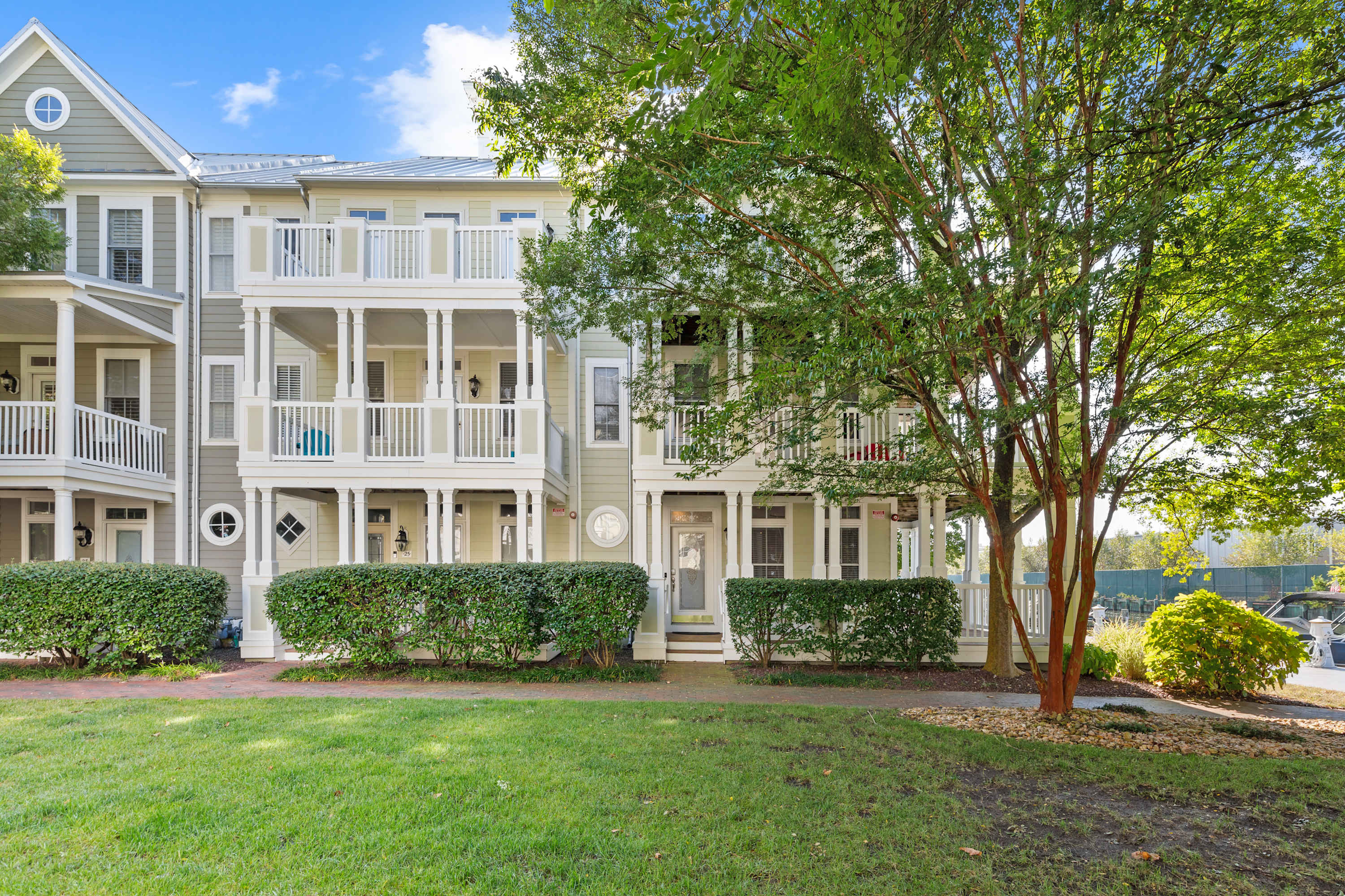 27 Island Edge - Sunset Island  Family Luxury Townhome