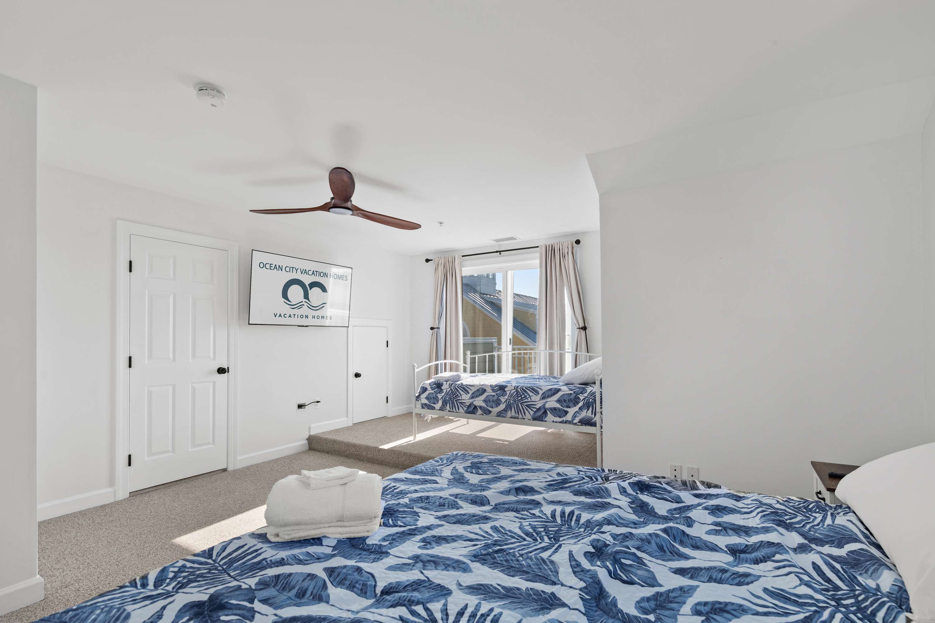 27 Island Edge - Sunset Island  Family Luxury Townhome