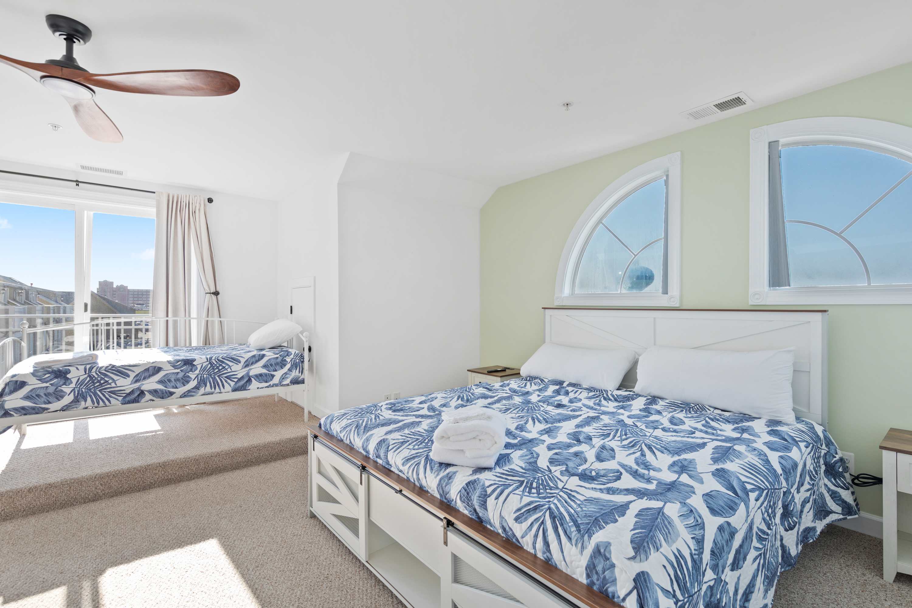 27 Island Edge - Sunset Island  Family Luxury Townhome