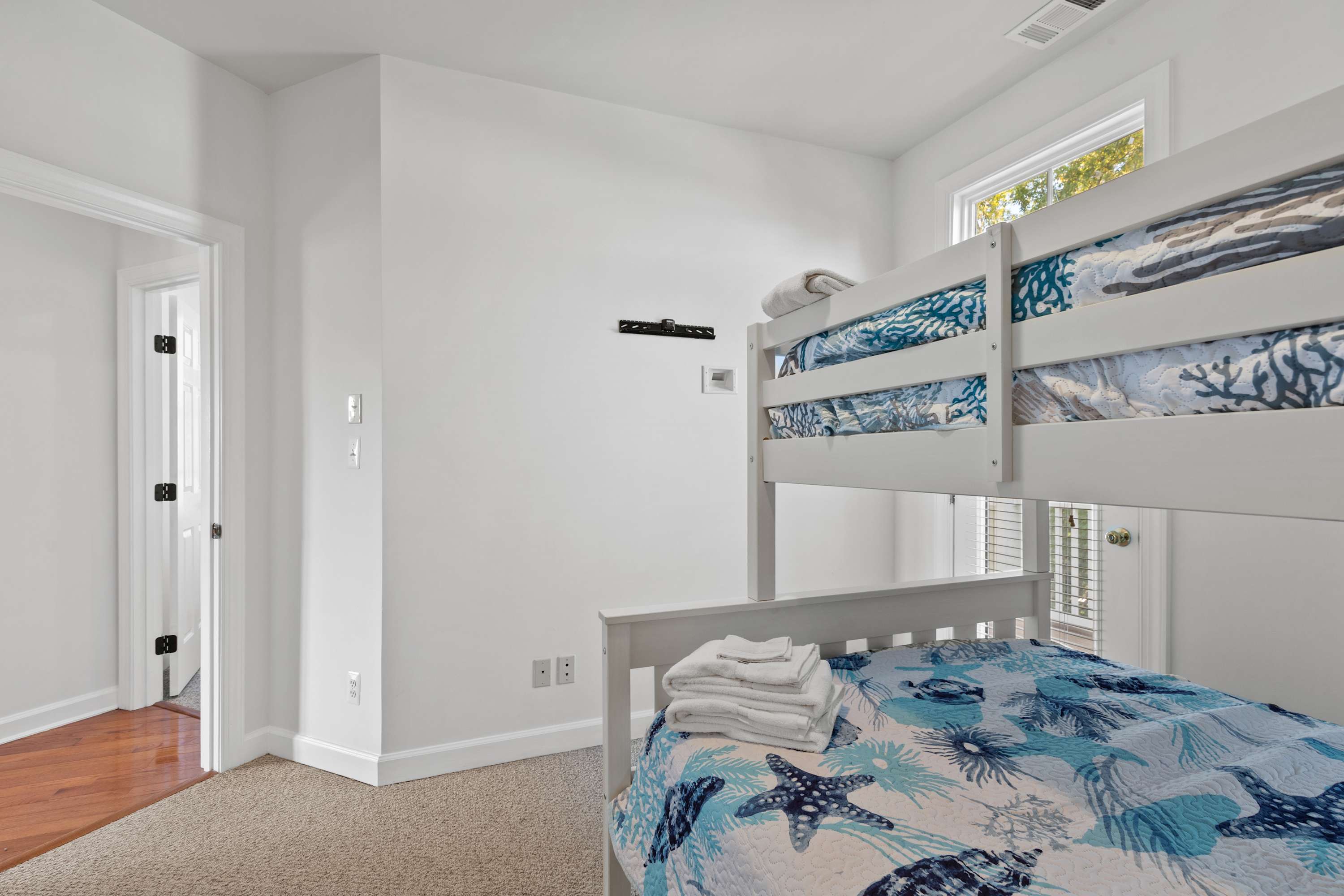 27 Island Edge - Sunset Island  Family Luxury Townhome