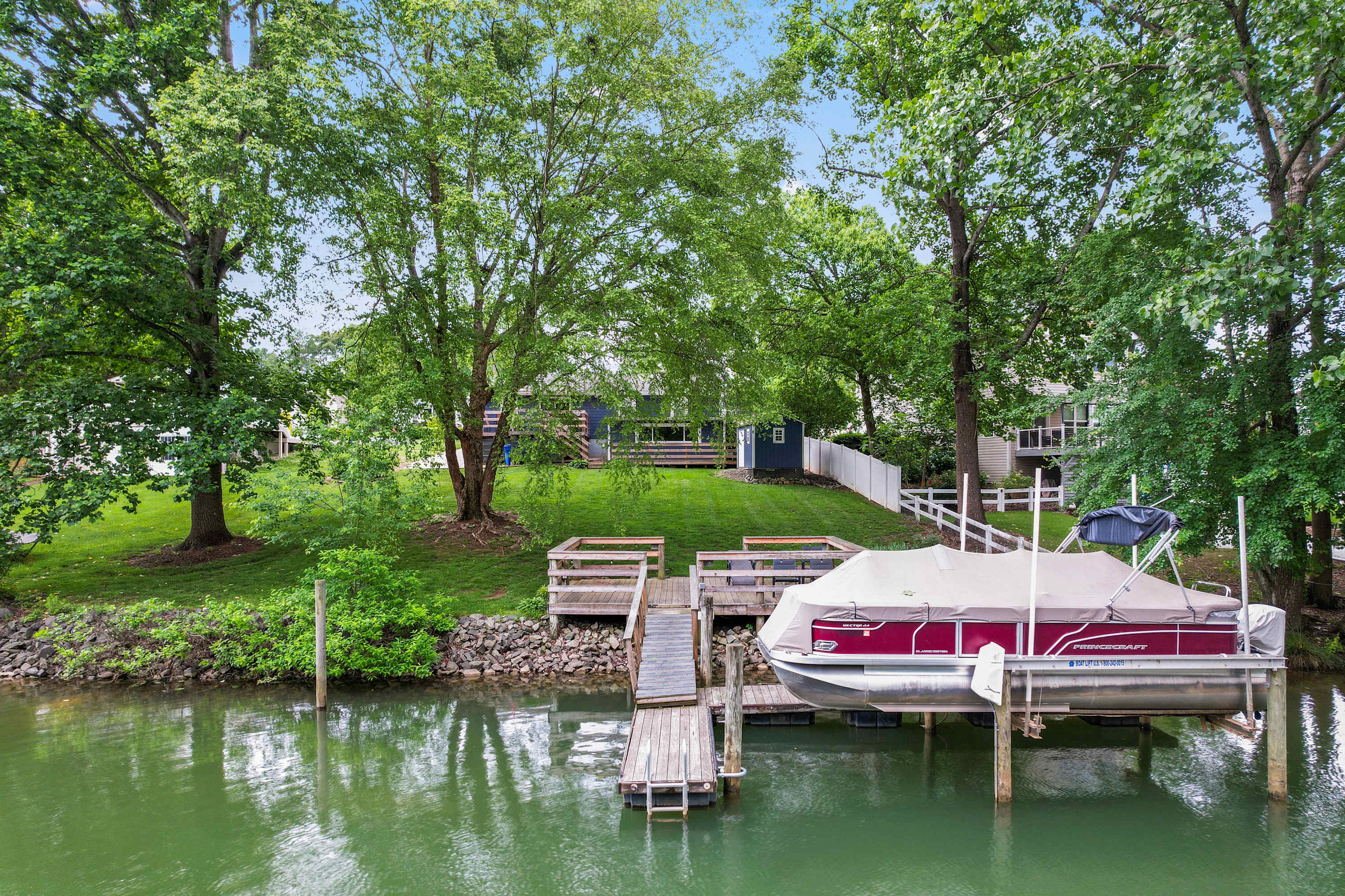 Featured Property The Blue Bungalow - Stay for 8