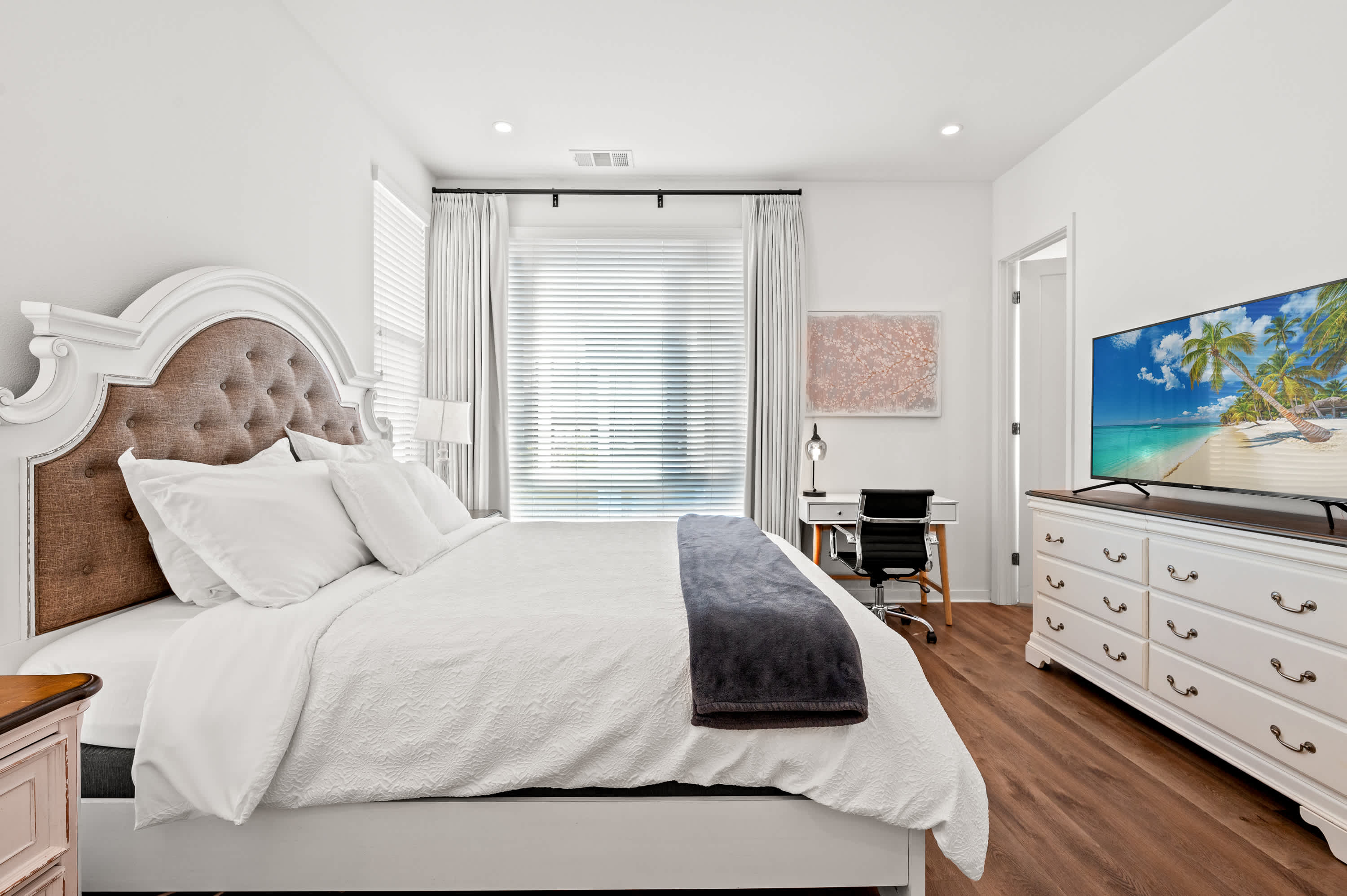 Irvine 1 BR Furnished Home photo 3