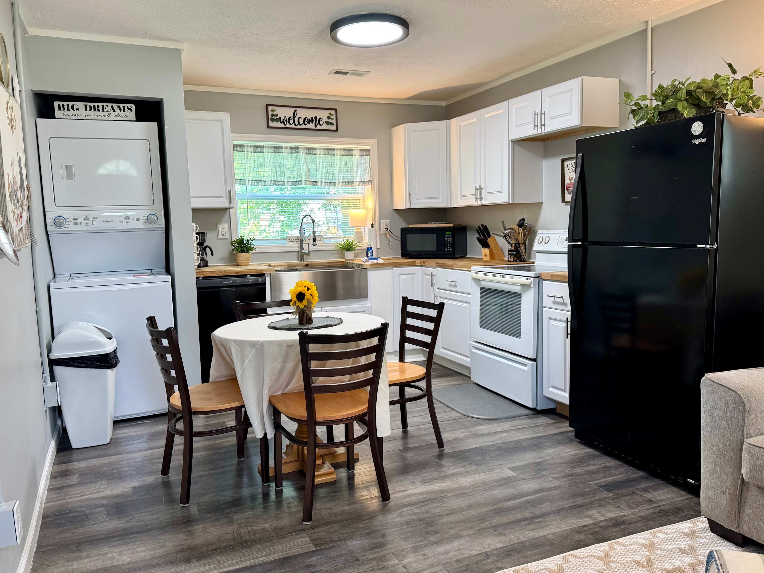 Private 1BR Rental • All-Inclusive • Close to Medical & Campus in Knoxville, TN