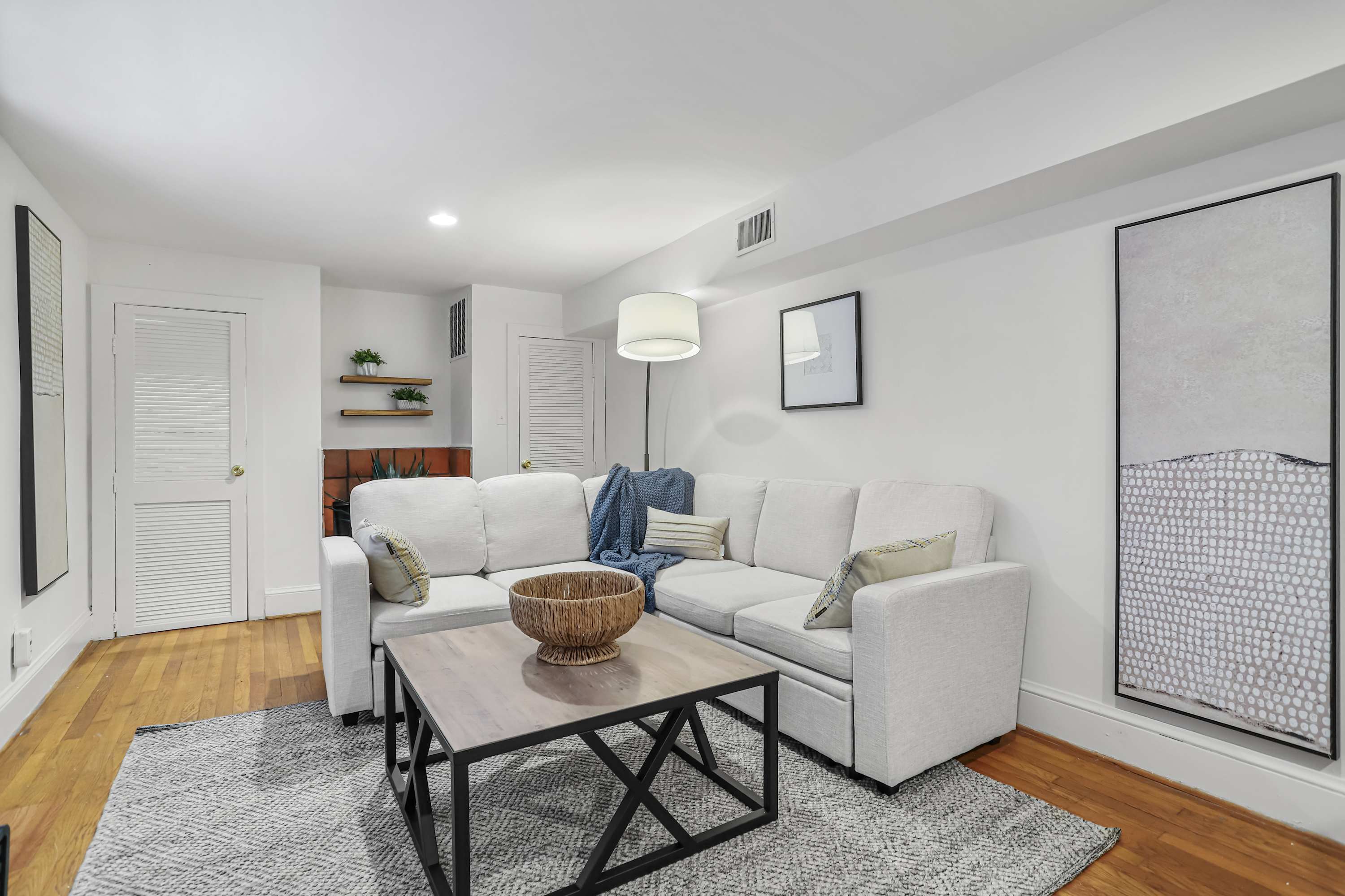 Sojourn Top-tier Walk Score by Chic Local Eateries 6