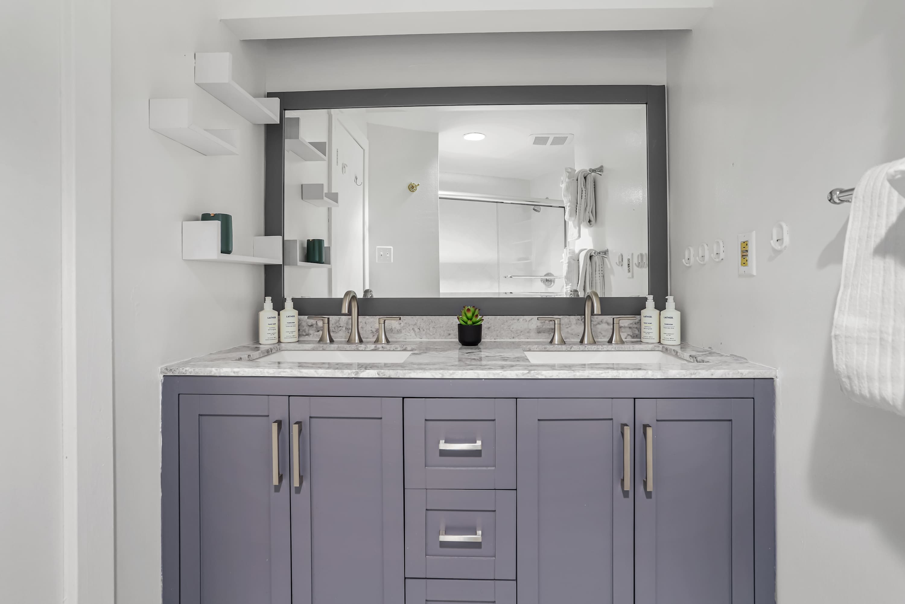 Sojourn Top-tier Walk Score by Chic Local Eateries 5