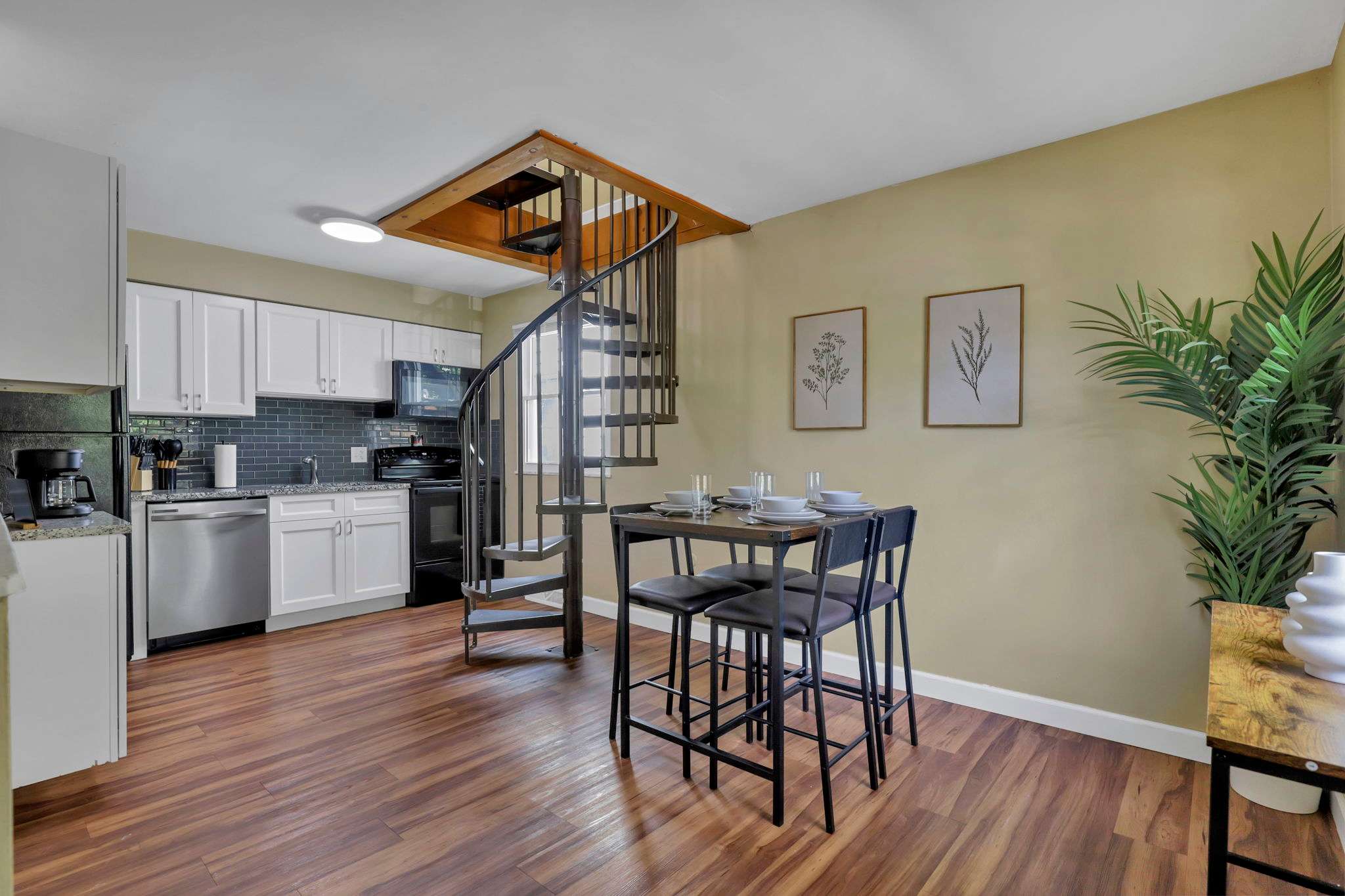 Spacious 5-Bedroom Retreat in Central Columbus  Perfect for Groups!