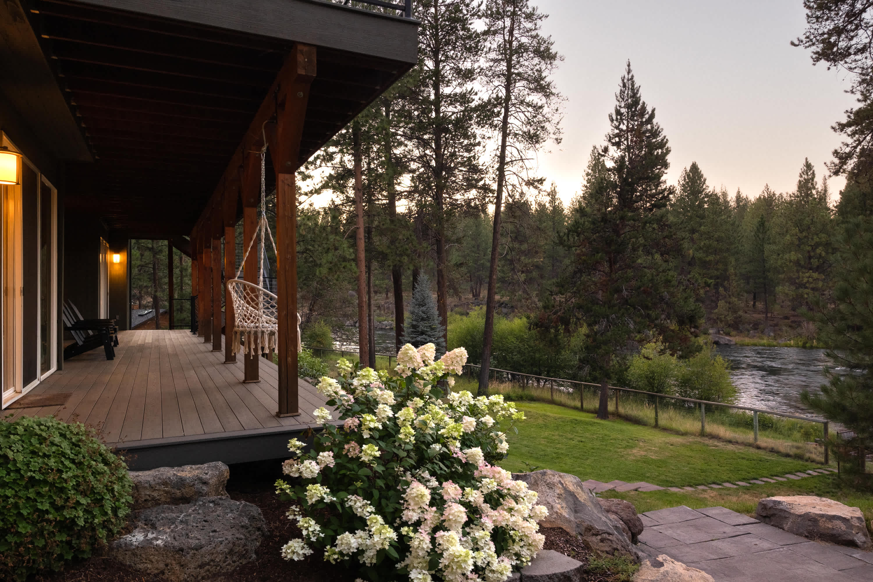 NEW! Amazing Deschutes Riverfront - Big Sky Bend! 2