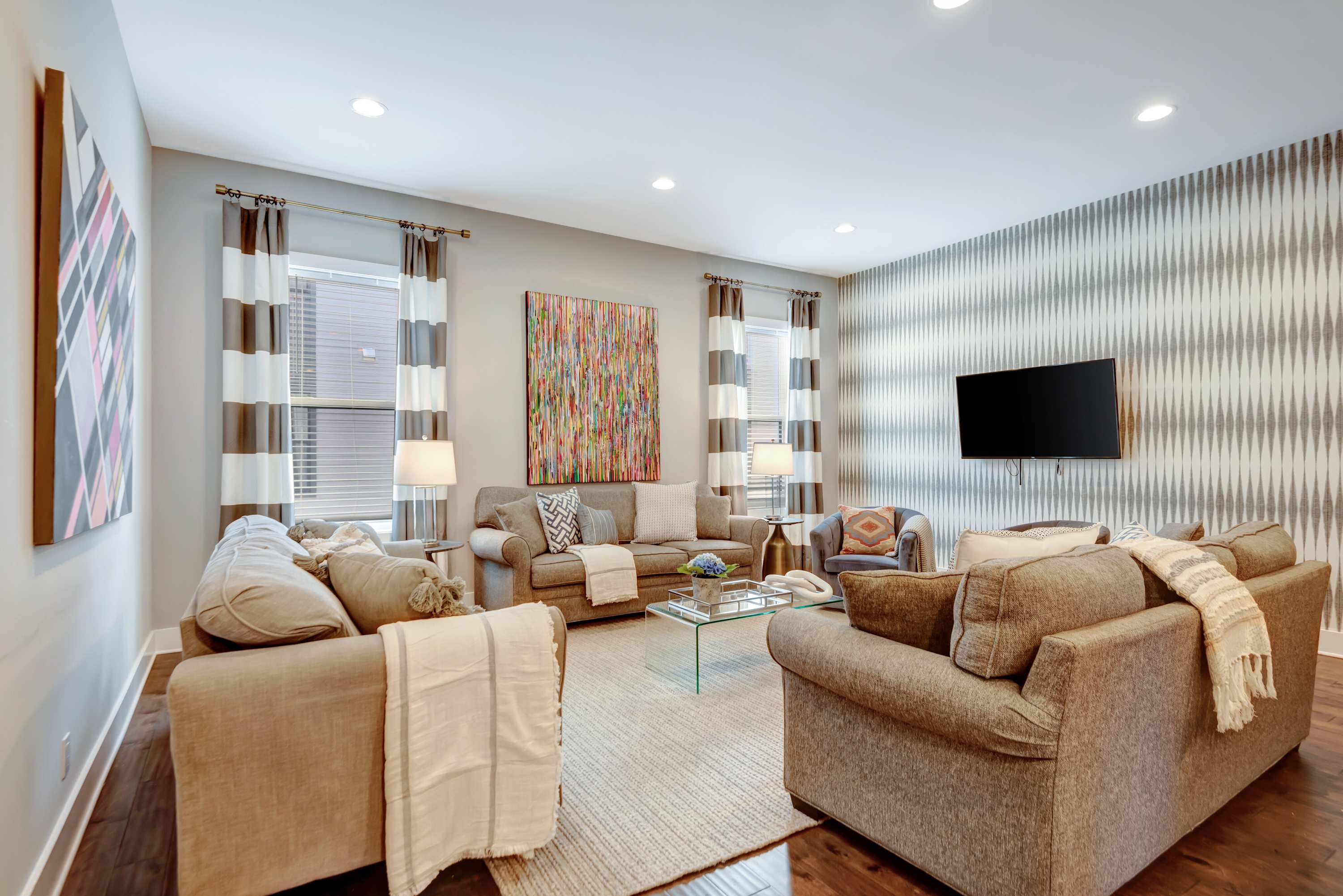 Stellar Urban Luxury Downtown Haven + Amazing View