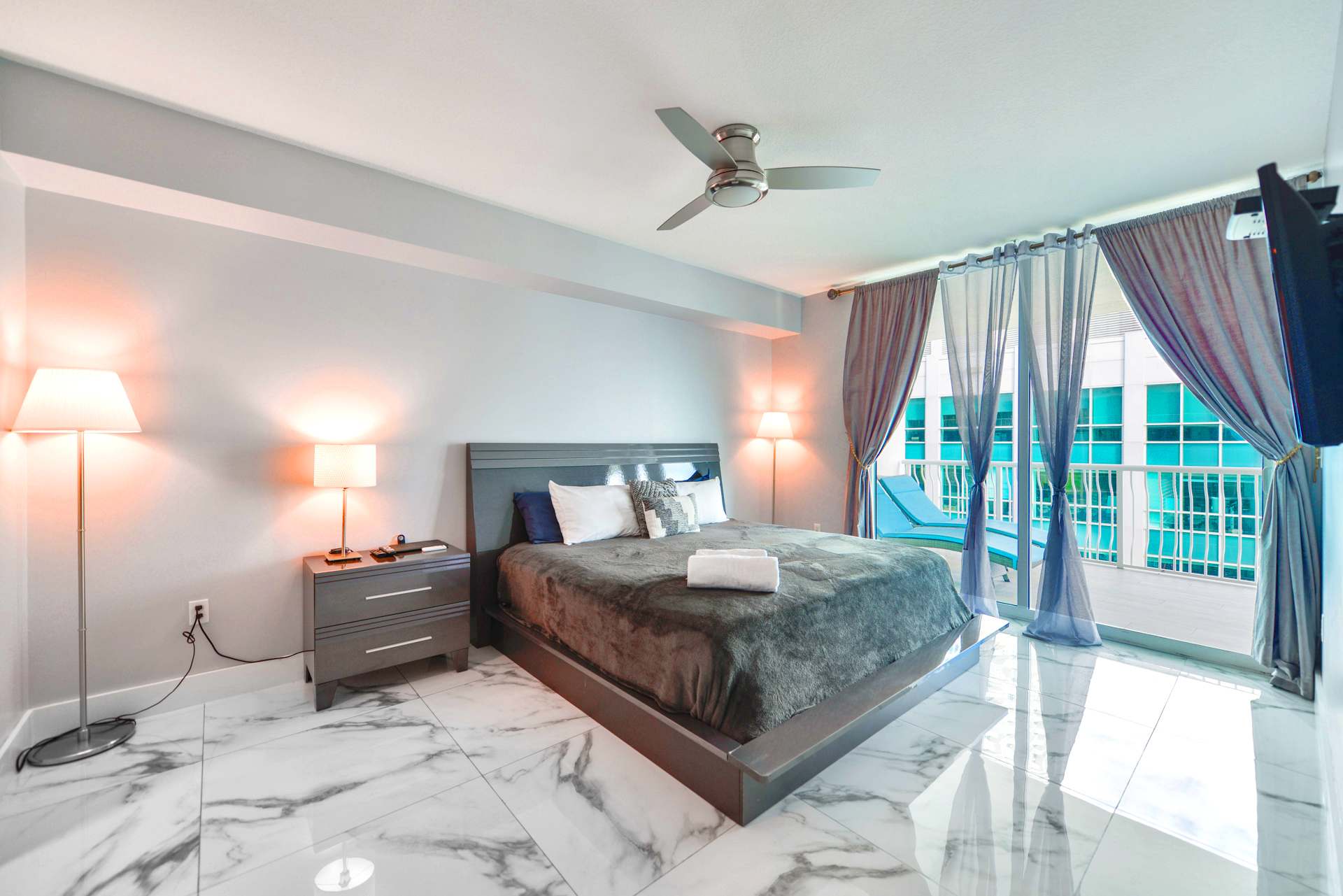 Luxury Penthouse | City Views | Free Parking | Brickell | what matters ...