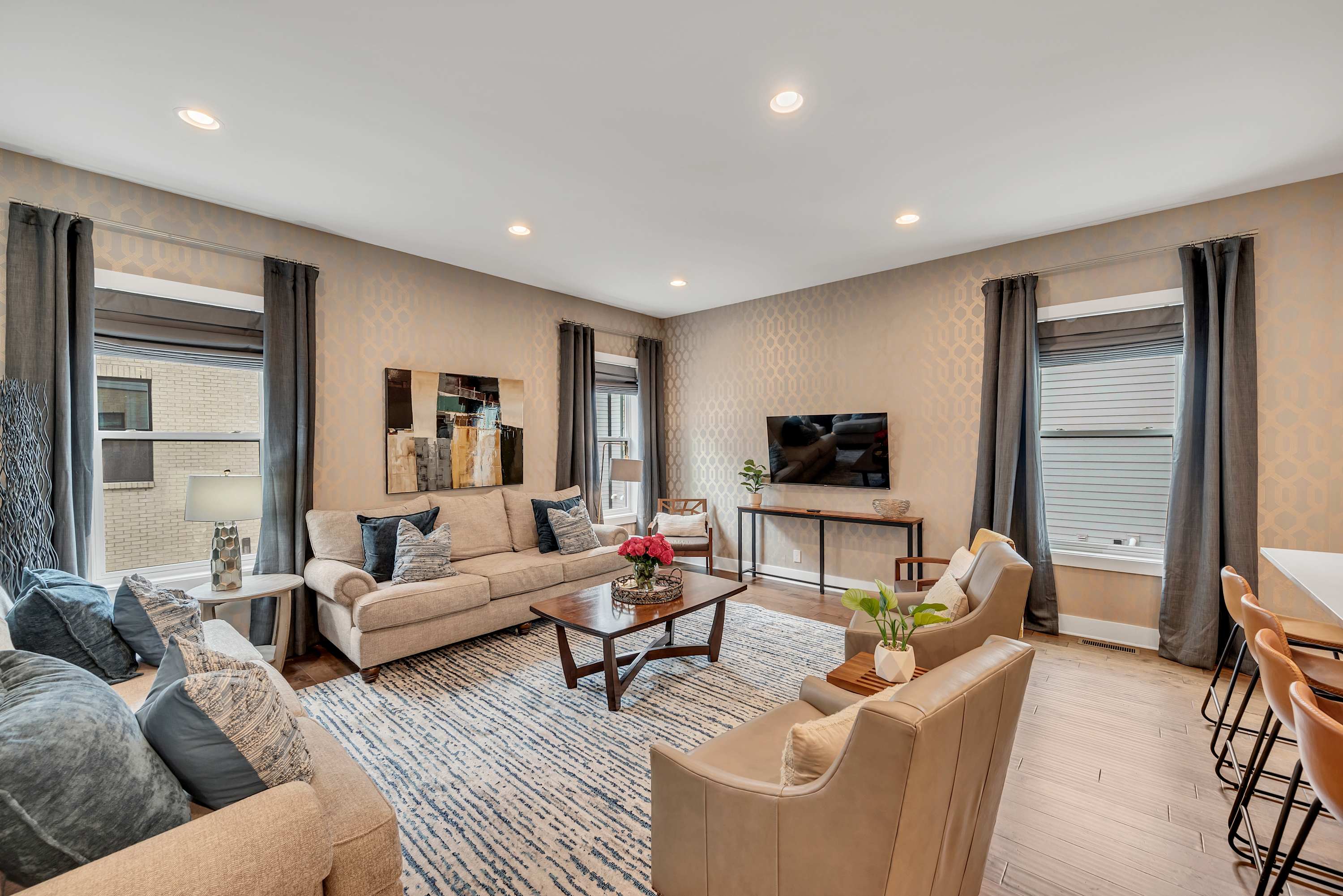 2 Huge Private Homes - Stunning Downtown Rooftop!