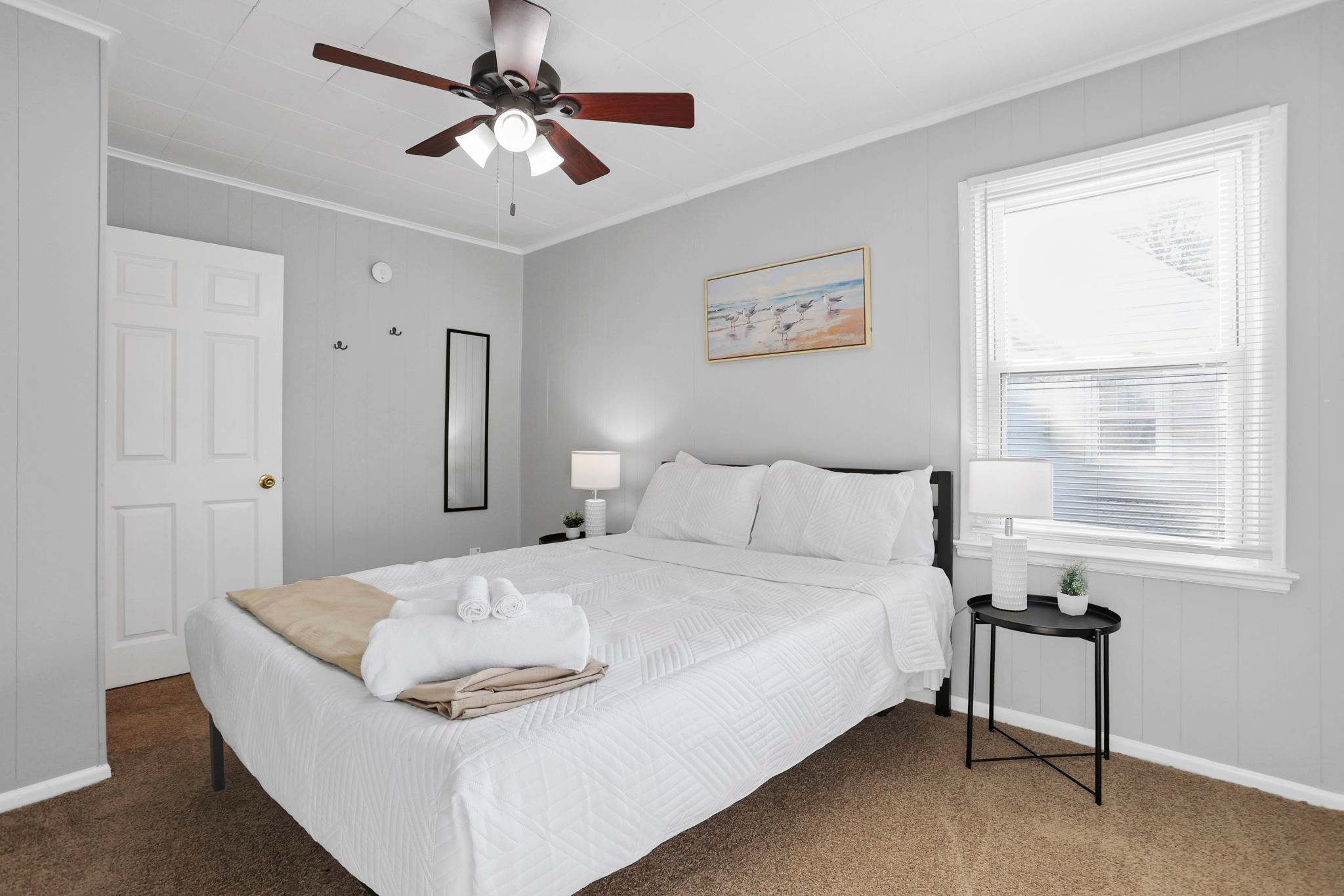 The Columbus Prime - 5 Bedroom 2 Bath- Parking