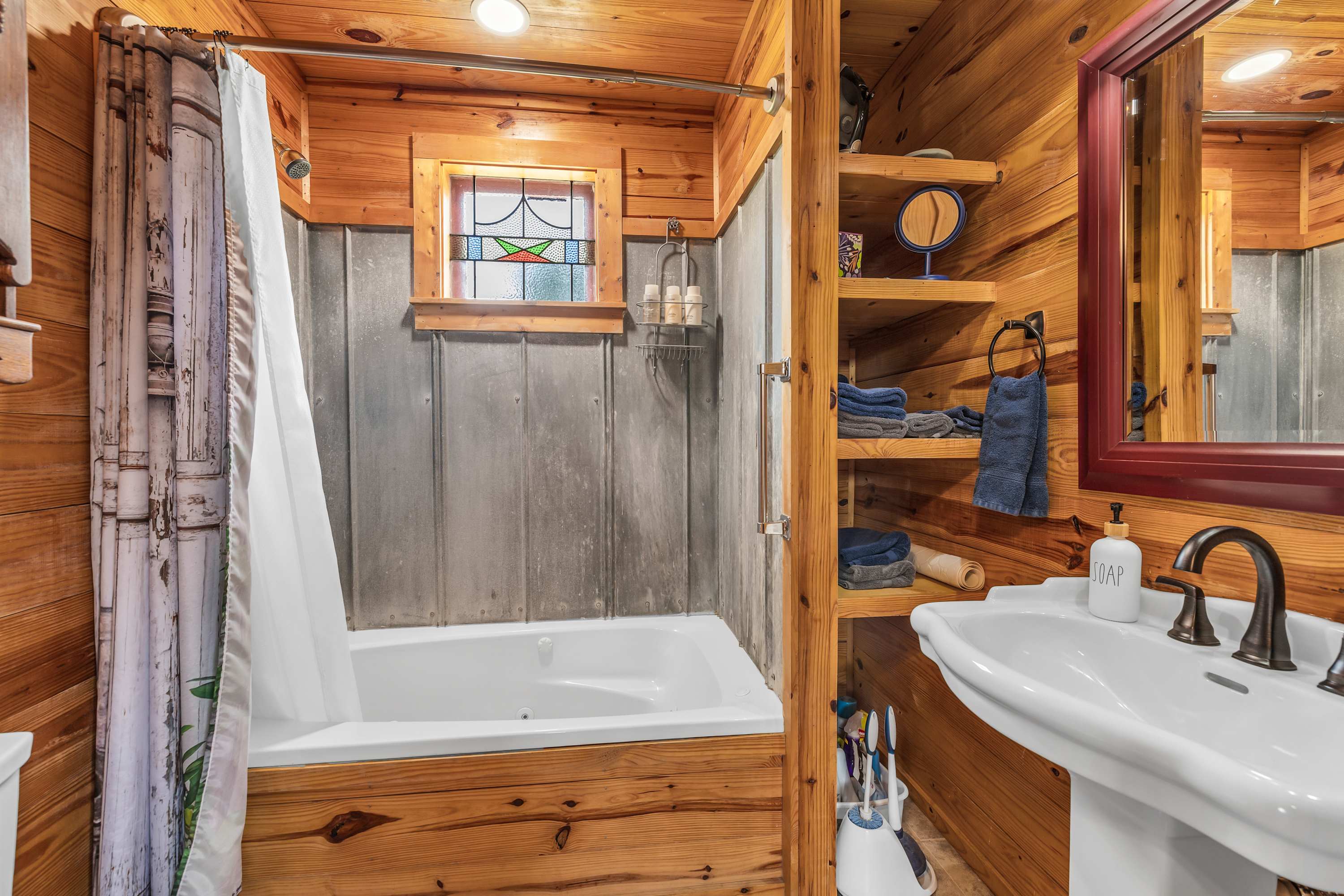 Cabins Out Back-Nest | Photo 15