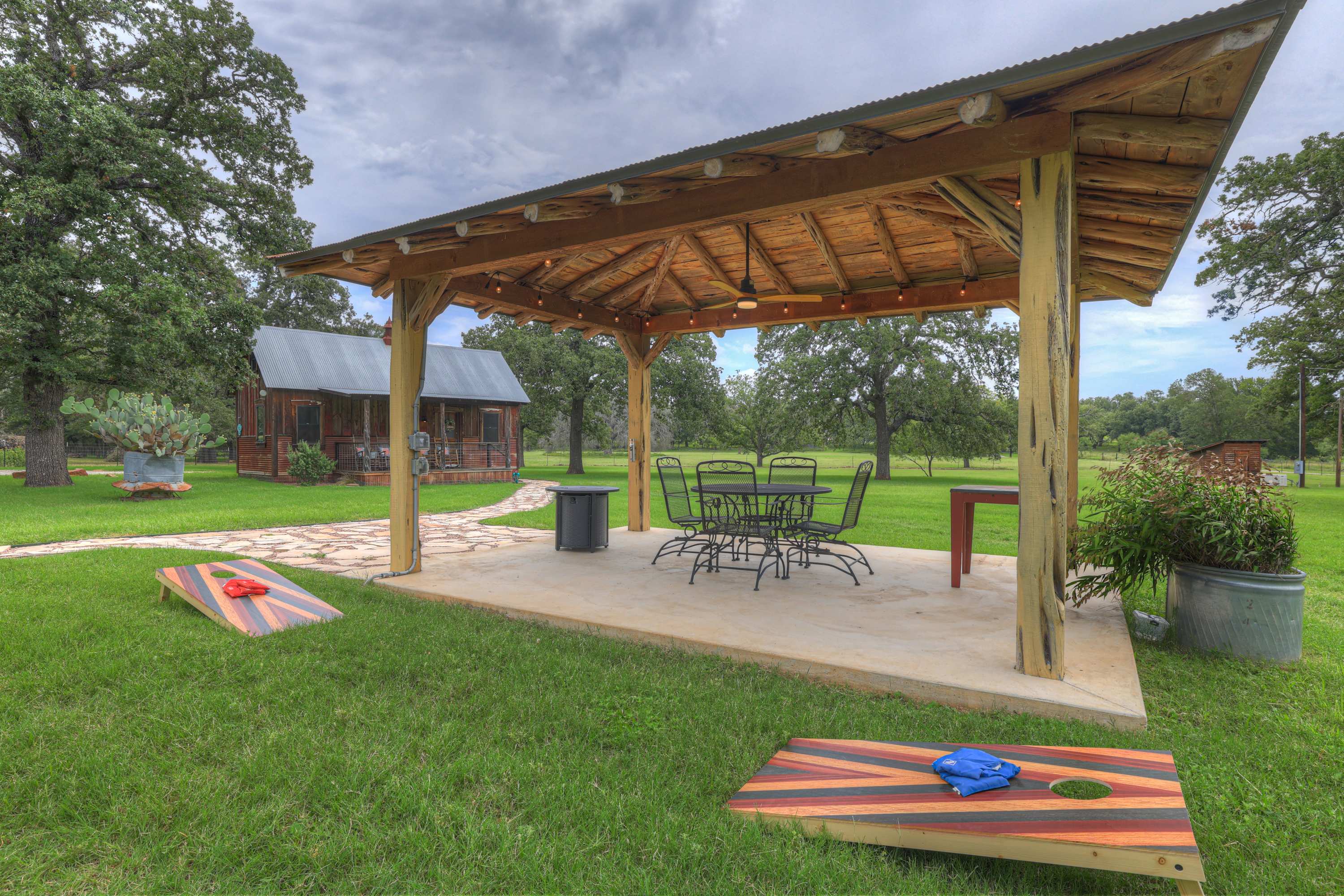 Cabins Out Back-Nest 5