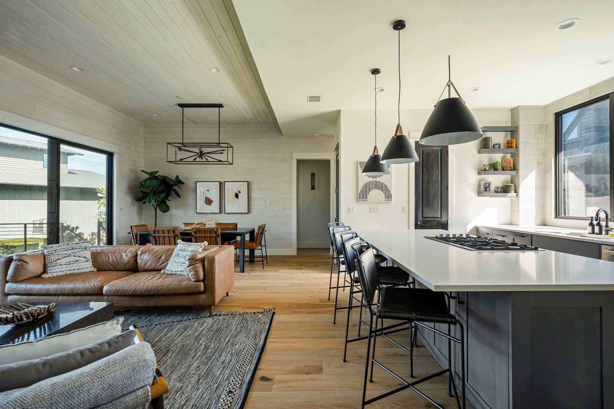 Luxe 3BR Lake Escape | BBQ, Firepit & Pickleball 2