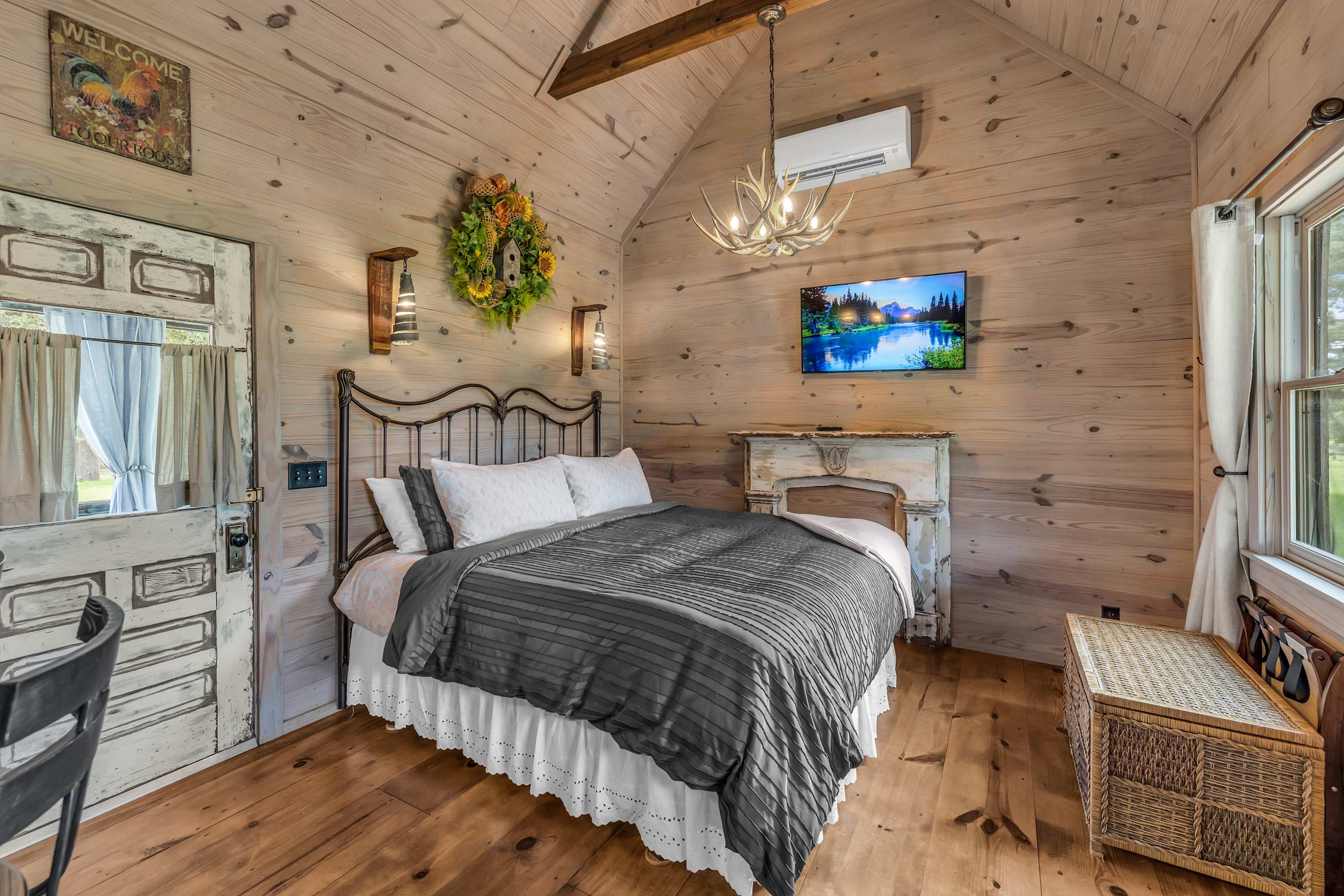 Cabins Out Back-Roost | Photo 2