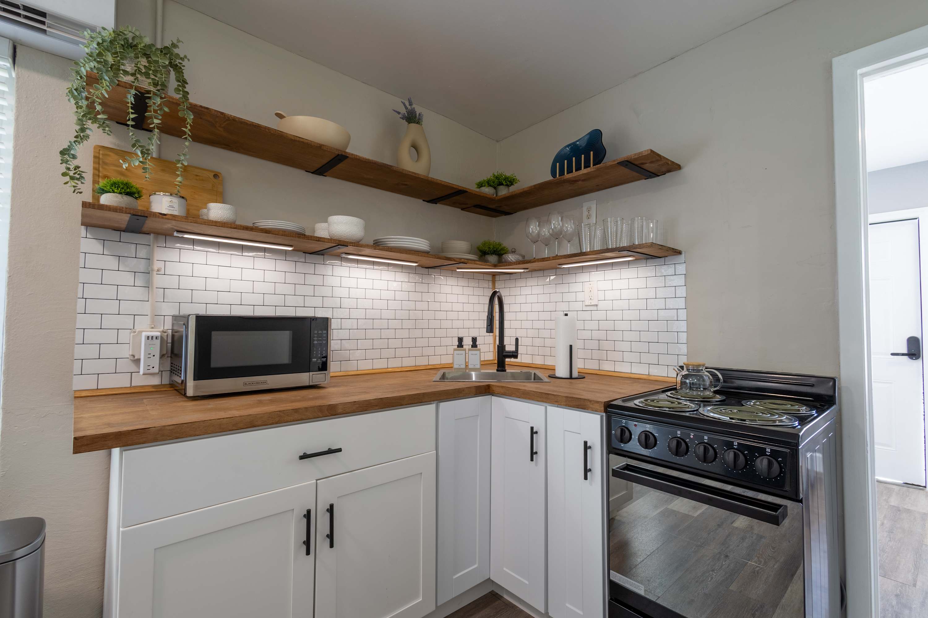 Rest A Shore - Central, Cozy 1BR