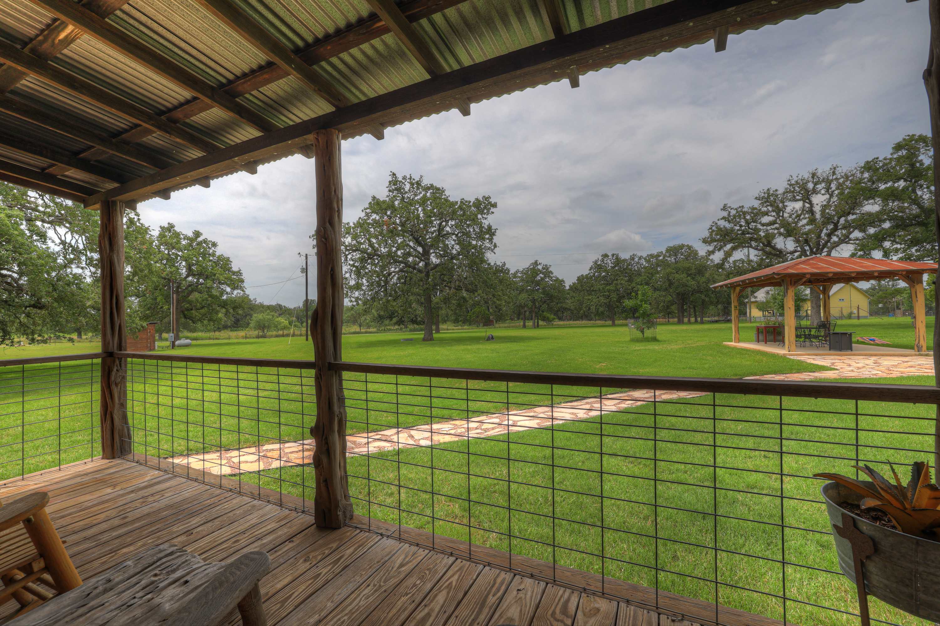 Cabins Out Back-Roost | Photo 8