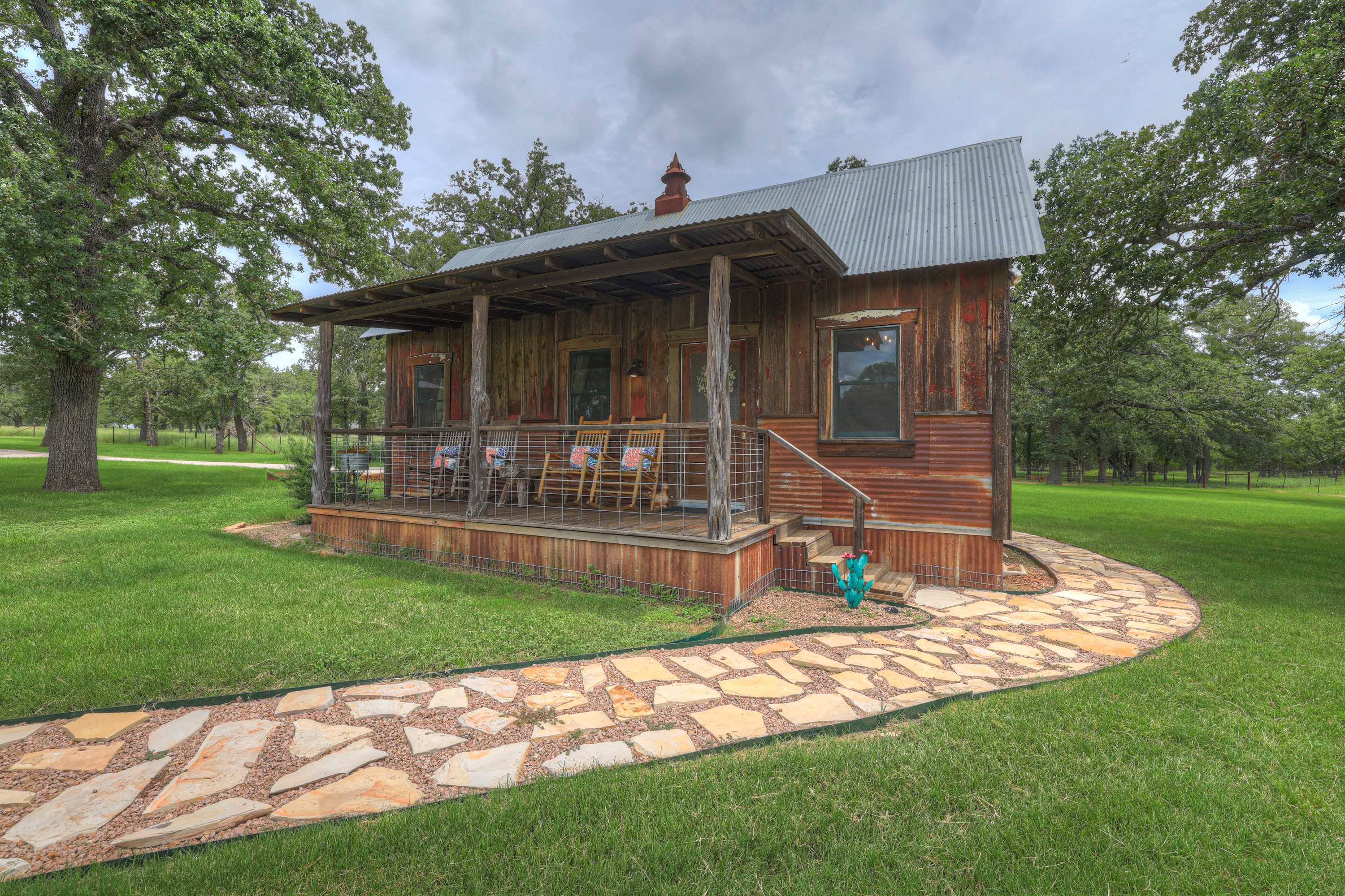Cabins Out Back-Roost | Photo 6