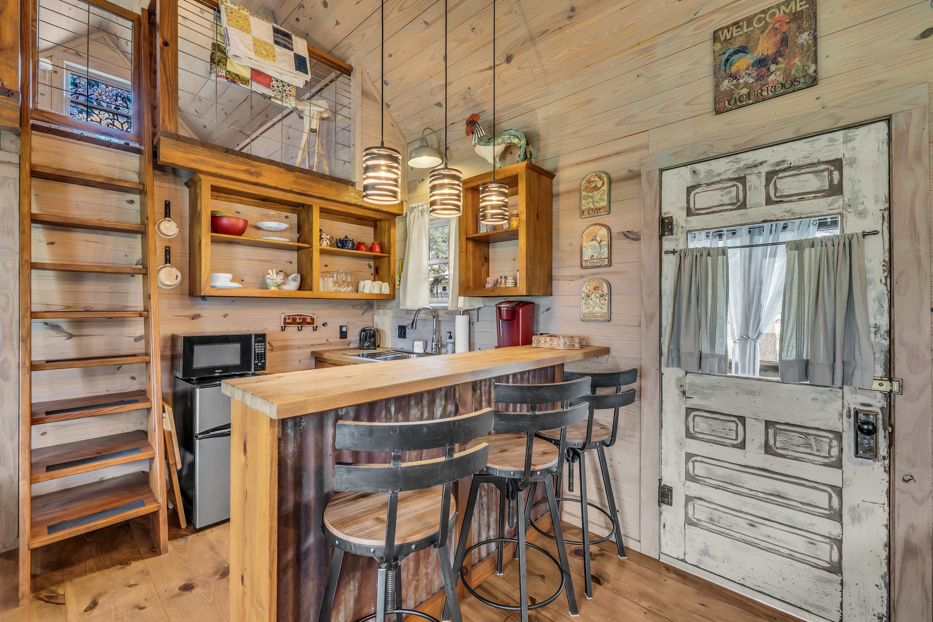 Cabins Out Back-Roost | Photo 11