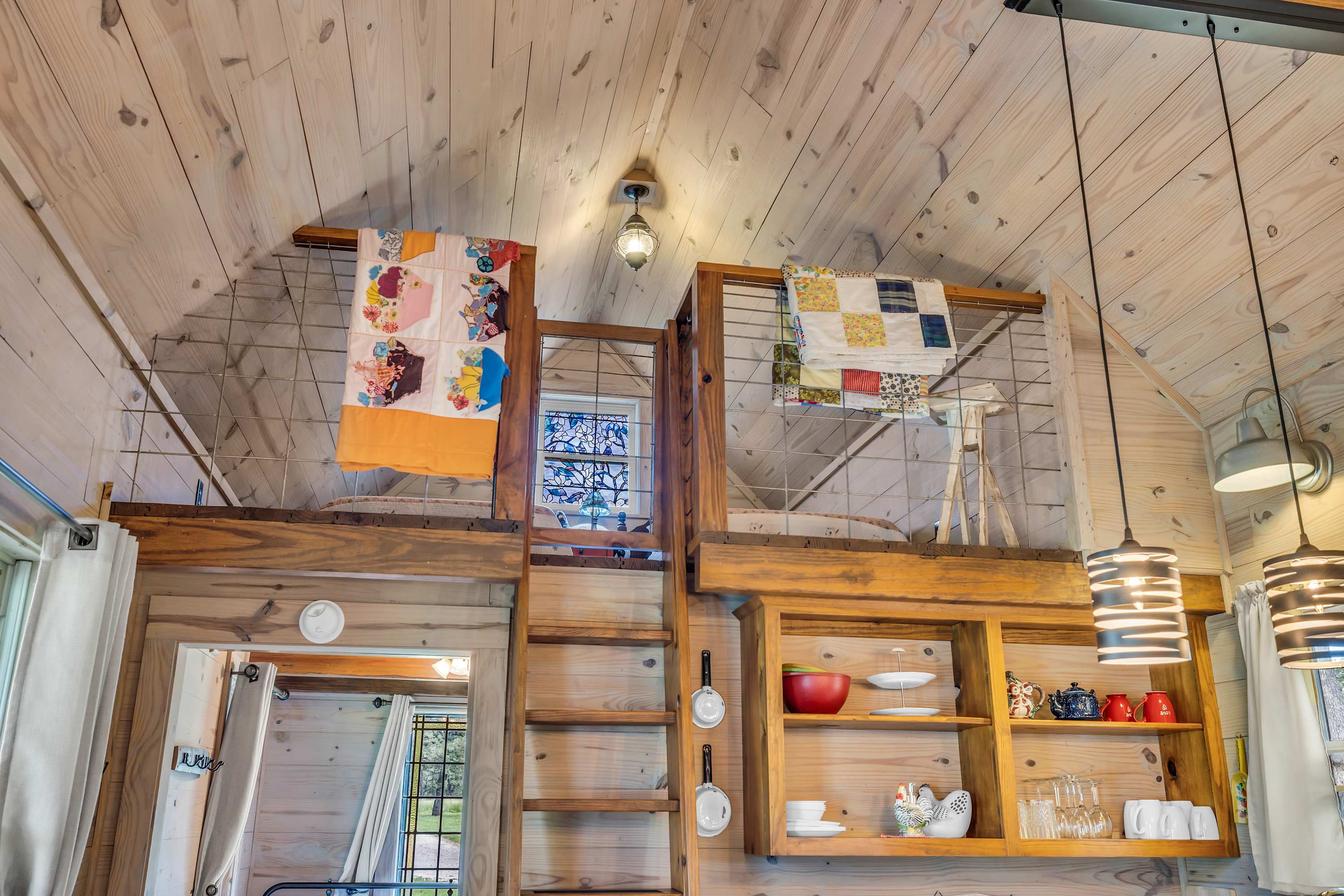 Cabins Out Back-Roost | Photo 15