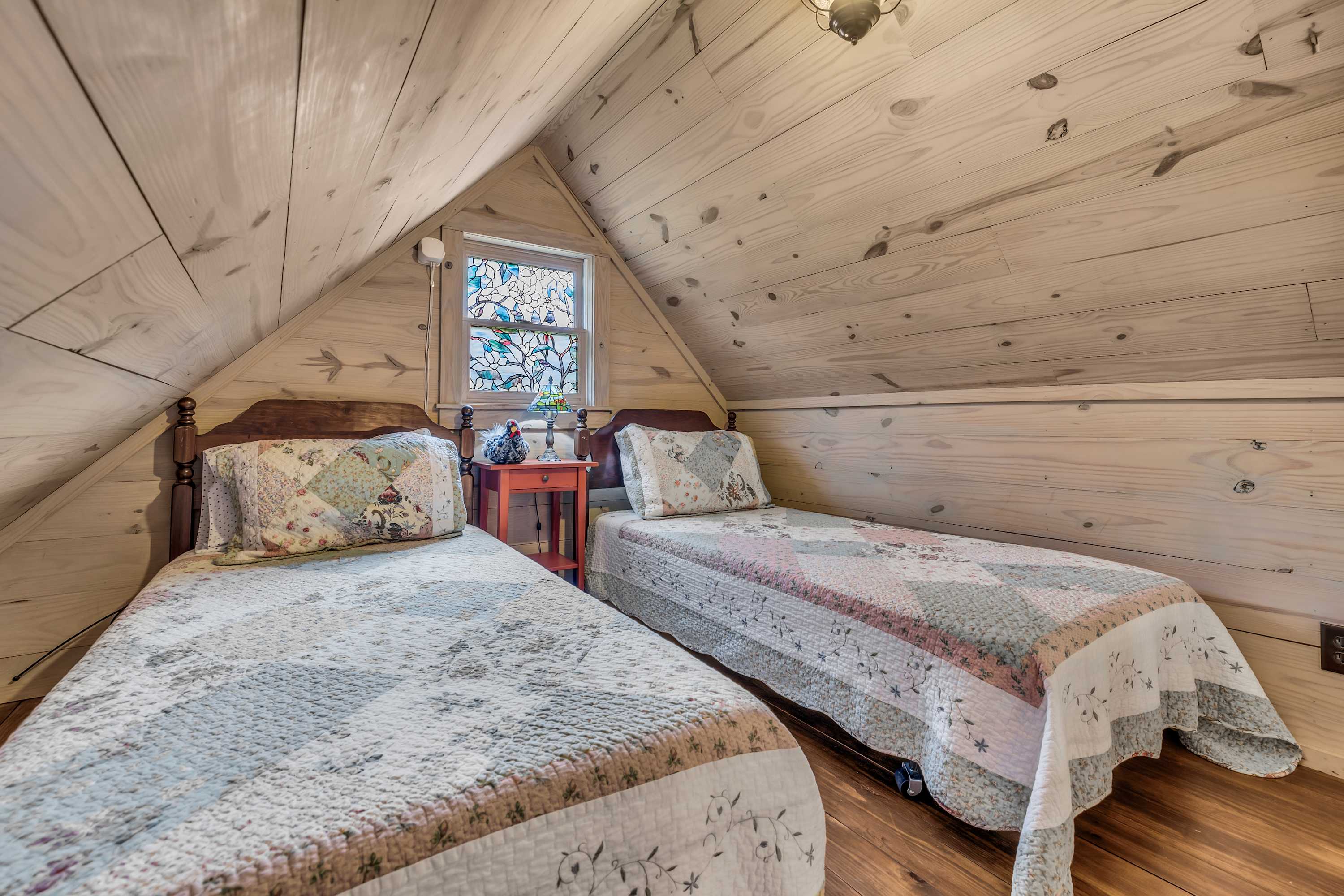 Cabins Out Back-Roost | Photo 16