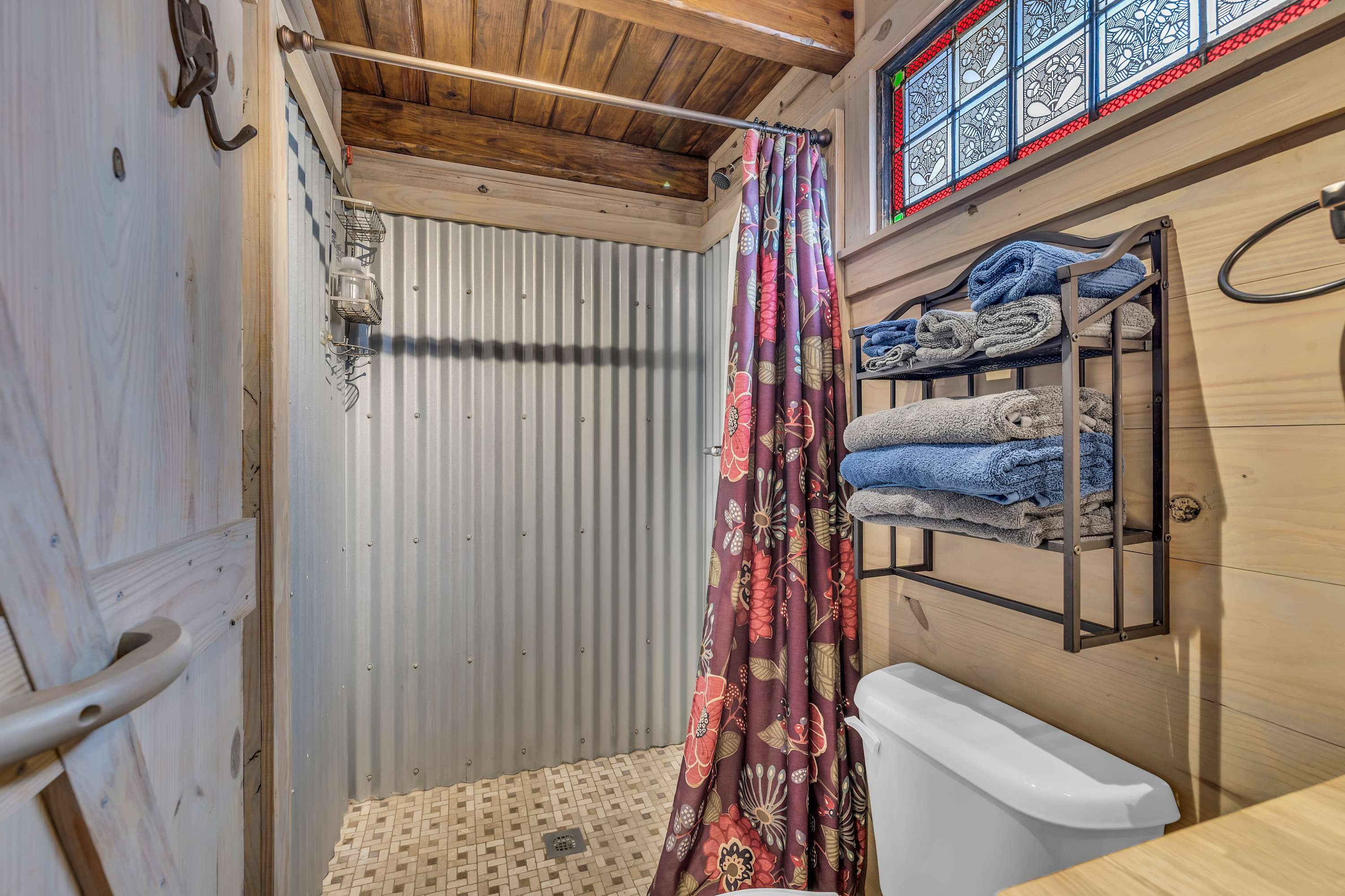 Cabins Out Back-Roost | Photo 21