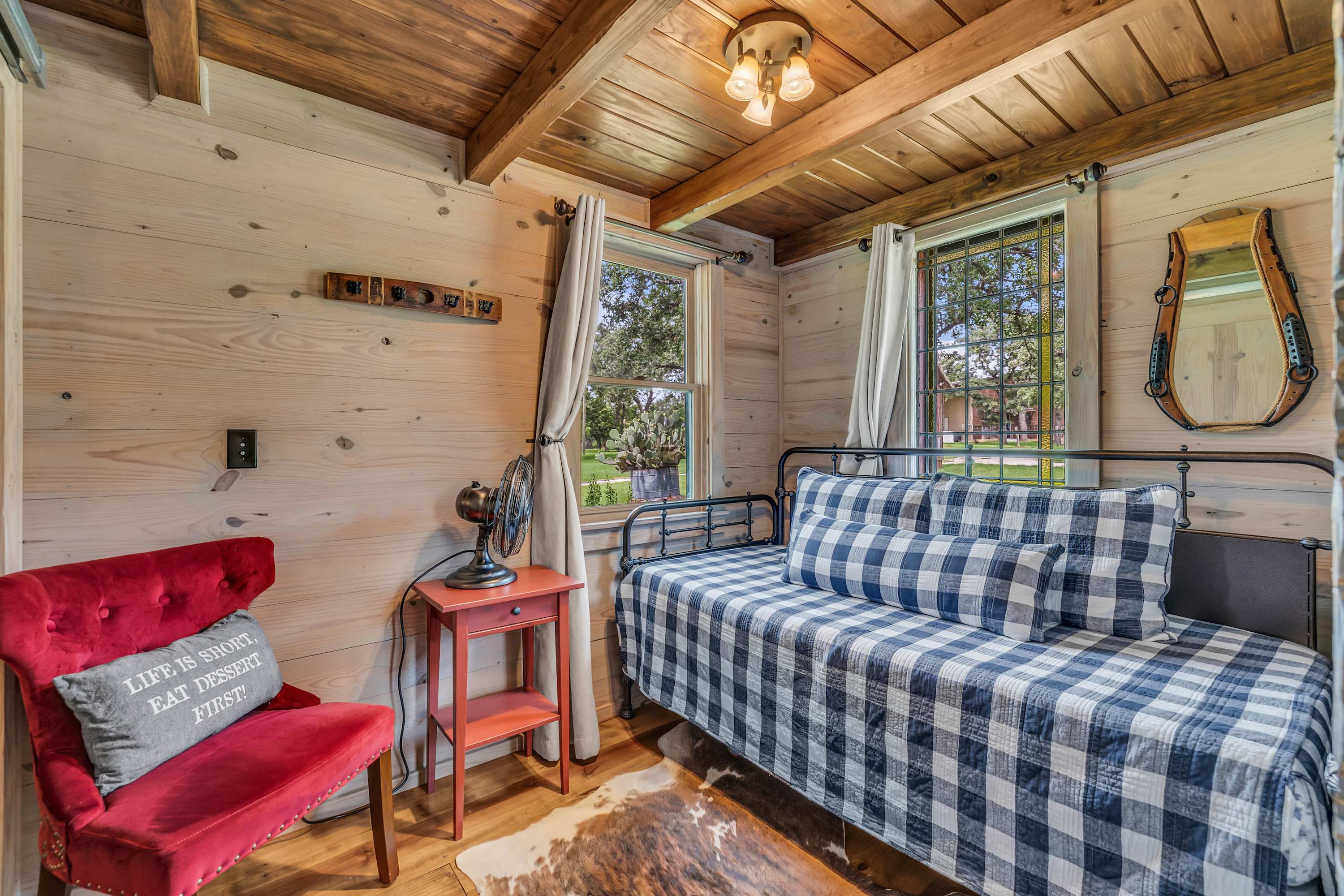 Cabins Out Back-Roost | Photo 18