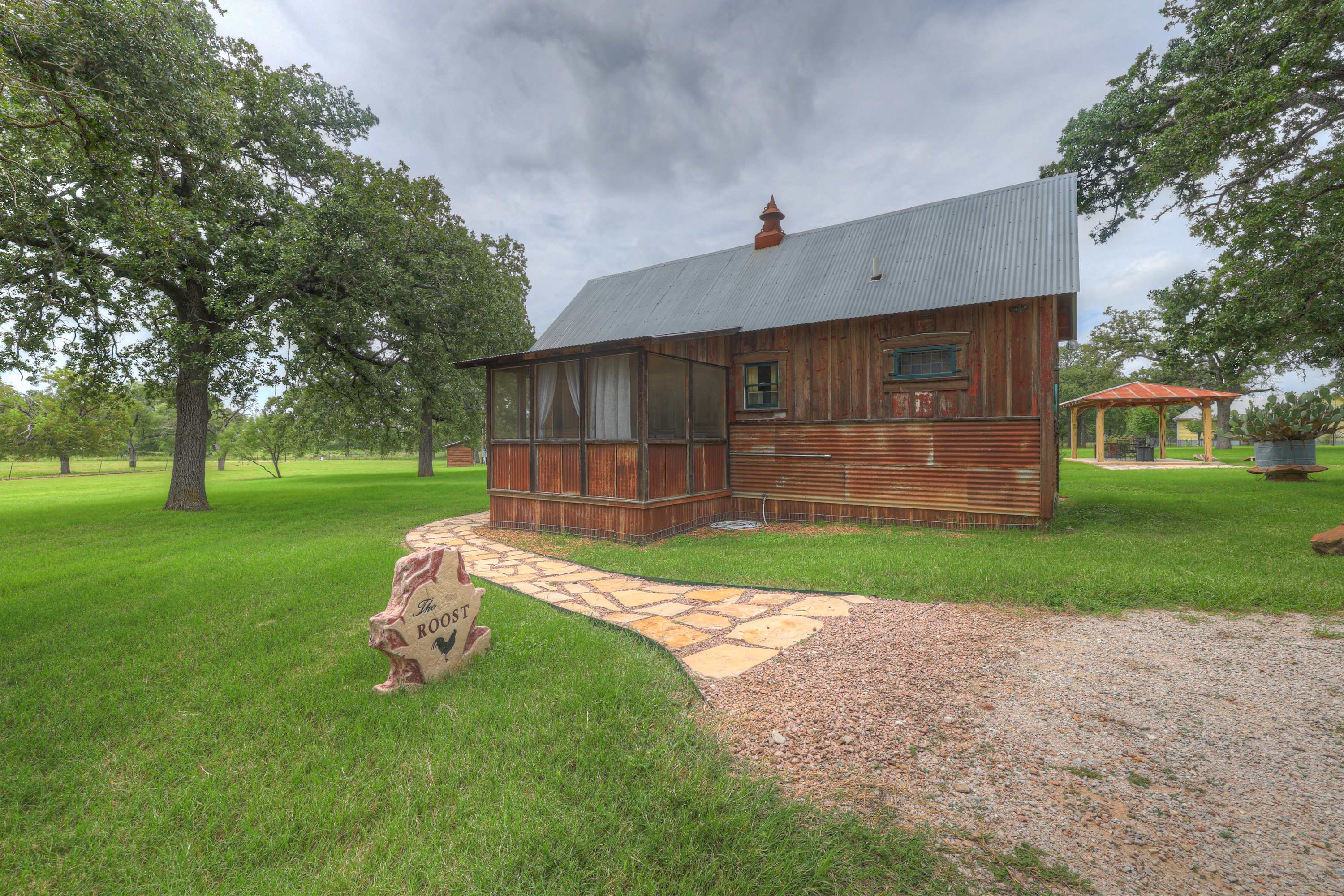 Cabins Out Back-Roost | Photo 23