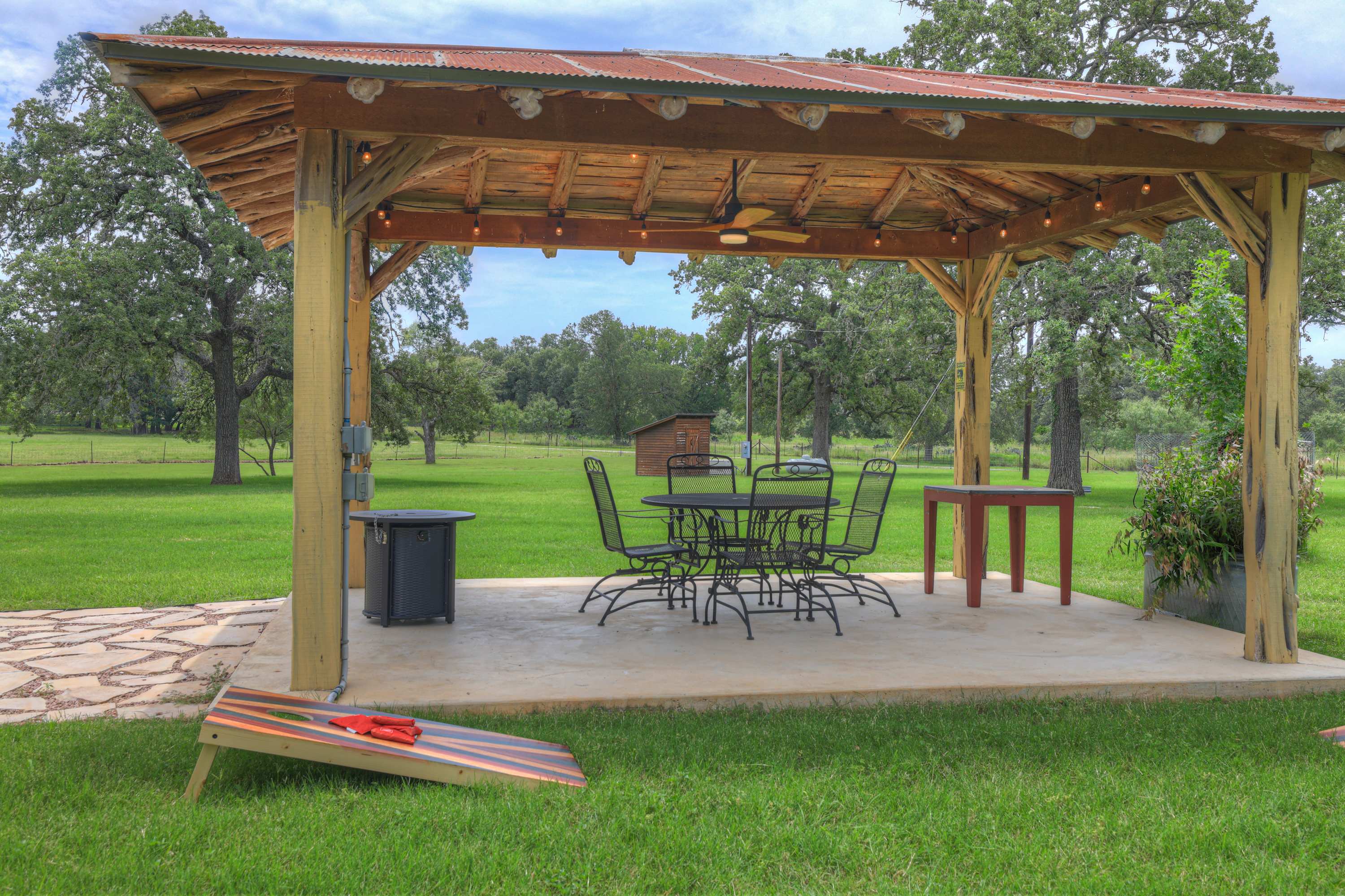 Cabins Out Back-Roost | Photo 27