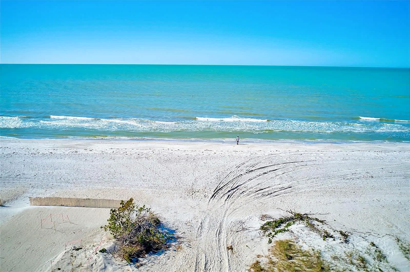 Beach Bungalow Sunset Views Steps to the Beach — Indian Rocks Beach, FL — vacation rental