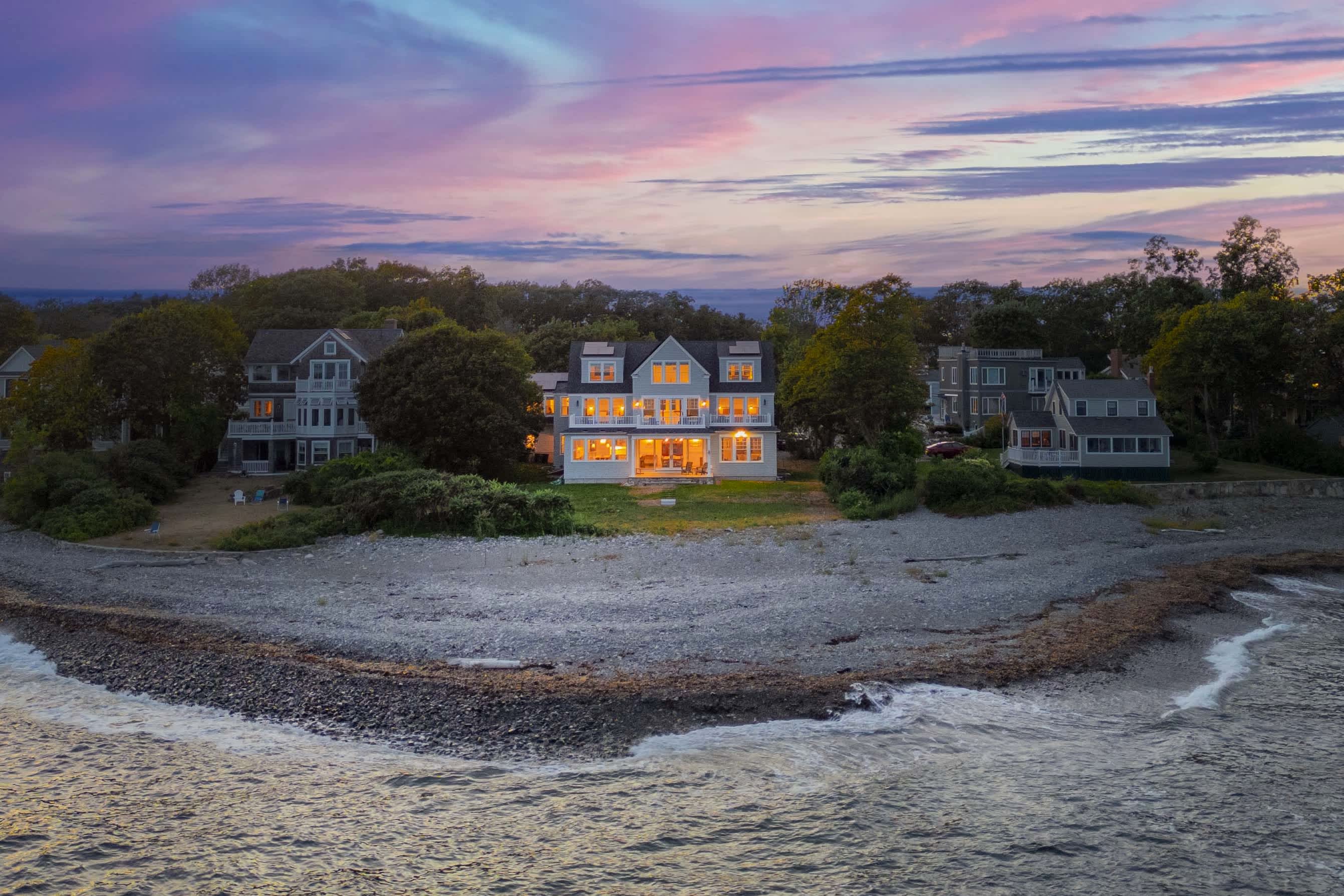 Oceanfront Home w/ Semi-Private Beach • Sleeps 12 8