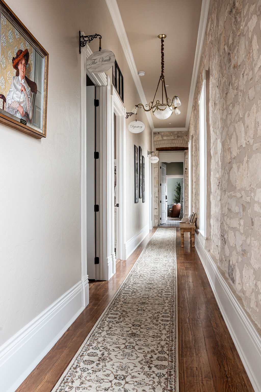 The Bank Suite B | Photo 13