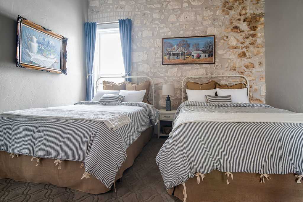 The Bank Suite B | Photo 14