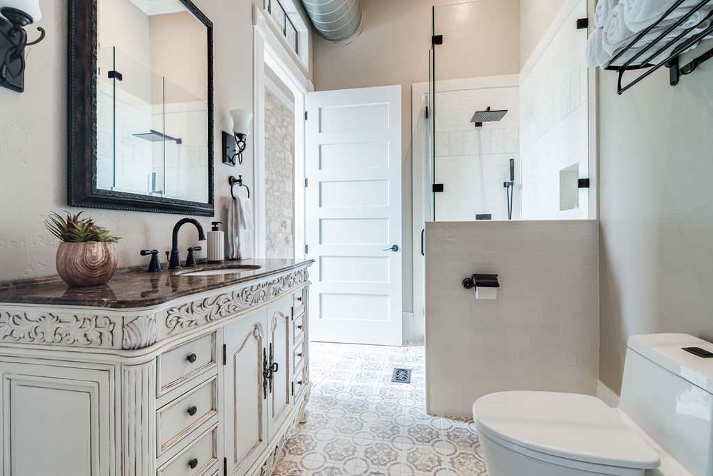 The Bank Suite B | Photo 16