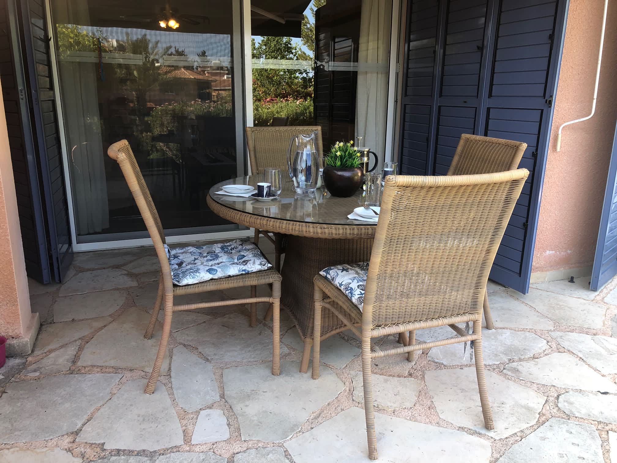 Limnaria Villas - Comfy 2BR, 2 bath Ground Floor Apart. Pvt Garden